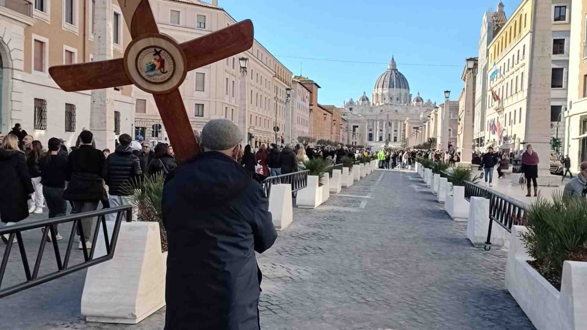 Immagine di Mille veronesi in pellegrinaggio per attraversare la Porta