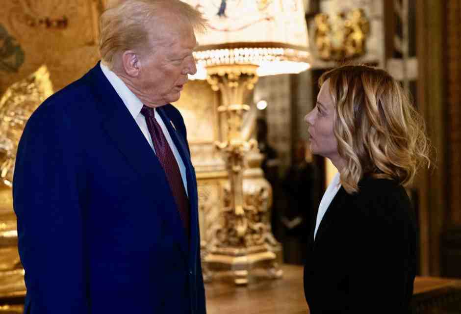 Donald Trump con Giorgia Meloni (foto Ap, via LaPresse)