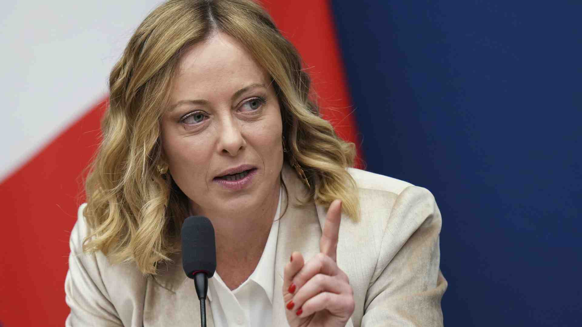 Immagine di Per la maggioranza è "uso politico della giustizia". Le opposizioni: "Meloni smetta di fare la vittima". Le reazioni