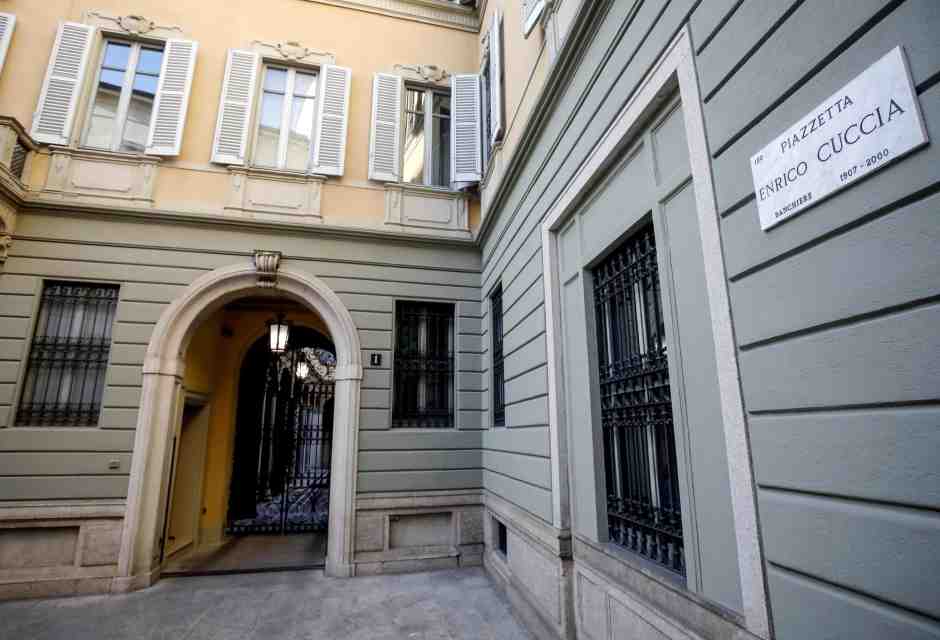 Il palazzo che ospita la sede di Mediobanca Premier in piazzetta Enrico Cuccia a Milano, 24 gennaio 2025 (Ansa/Mourad Balti Touati) <br />