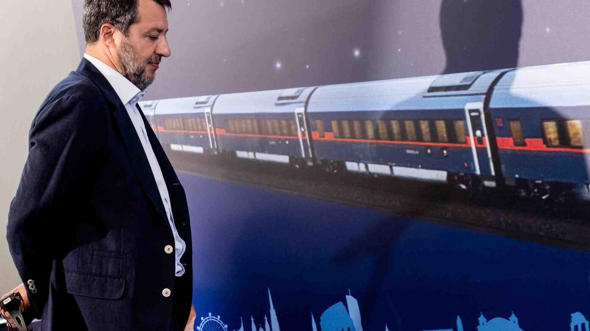 Immagine di Nuovi guasti e ritardi sull'Alta velocità Roma-Firenze. Salvini griderà ancora al complotto?