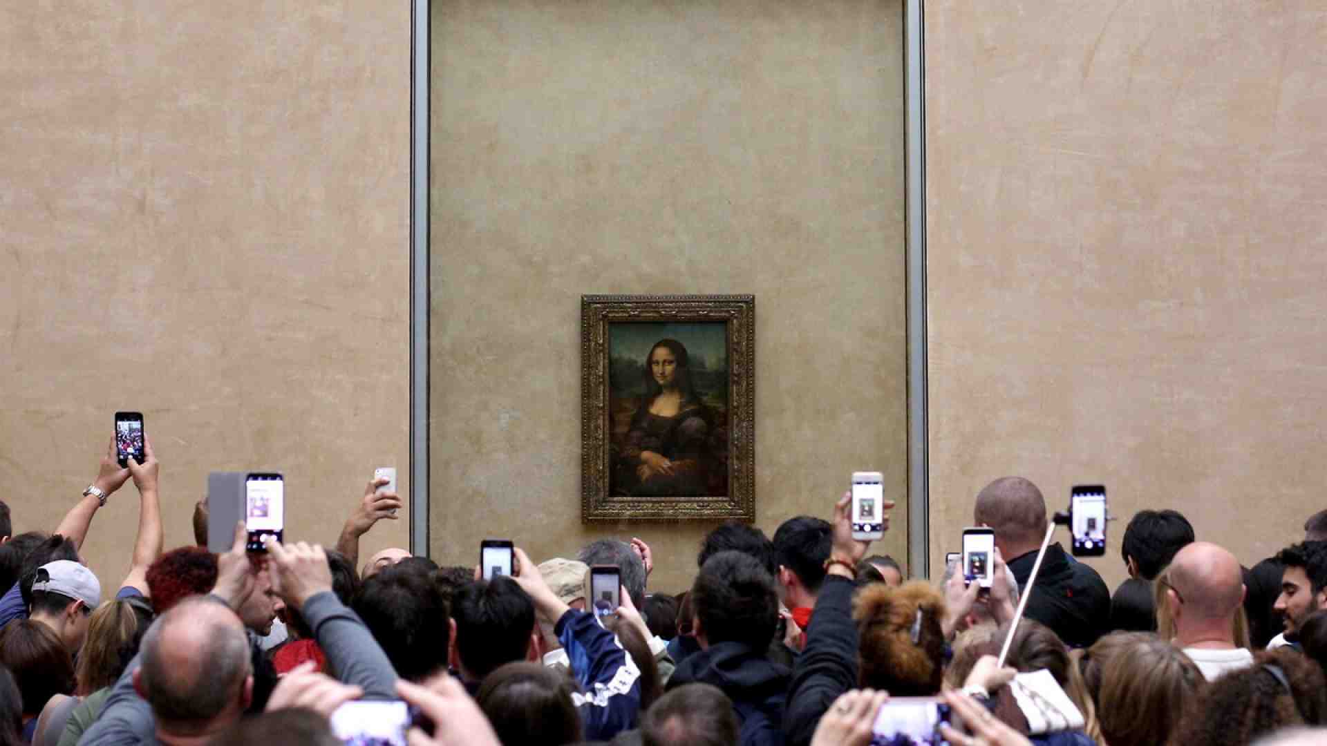 Immagine di La Gioconda si sposta ma per la massa di turisti serve una Parigi immaginaria