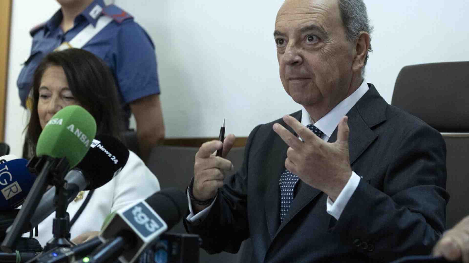 Immagine di "Macché atto dovuto": persino le toghe criticano Lo Voi