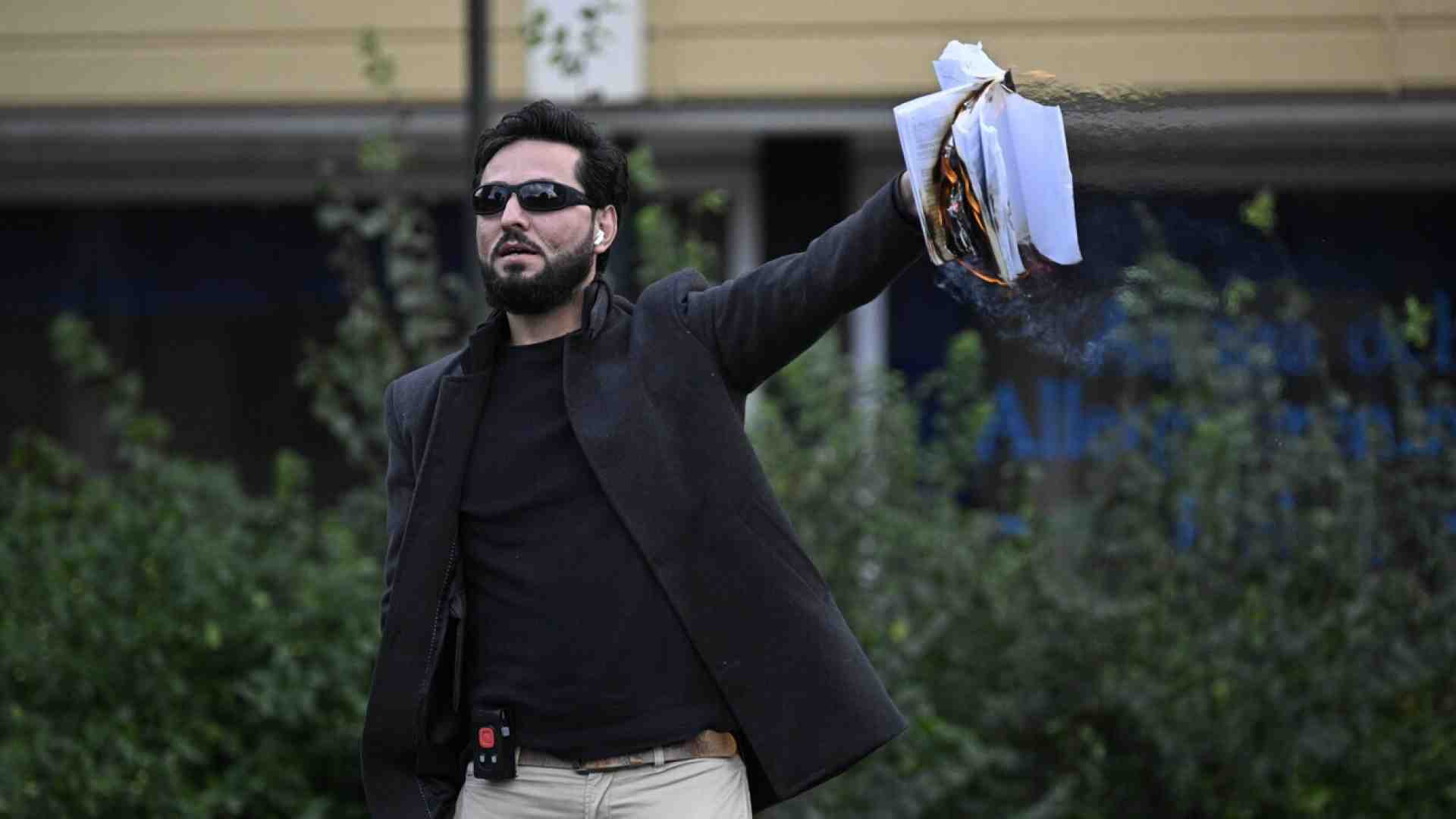 Immagine di Assassinato l’iracheno che bruciava il Corano. Il premier svedese: “Potenze straniere coinvolte”