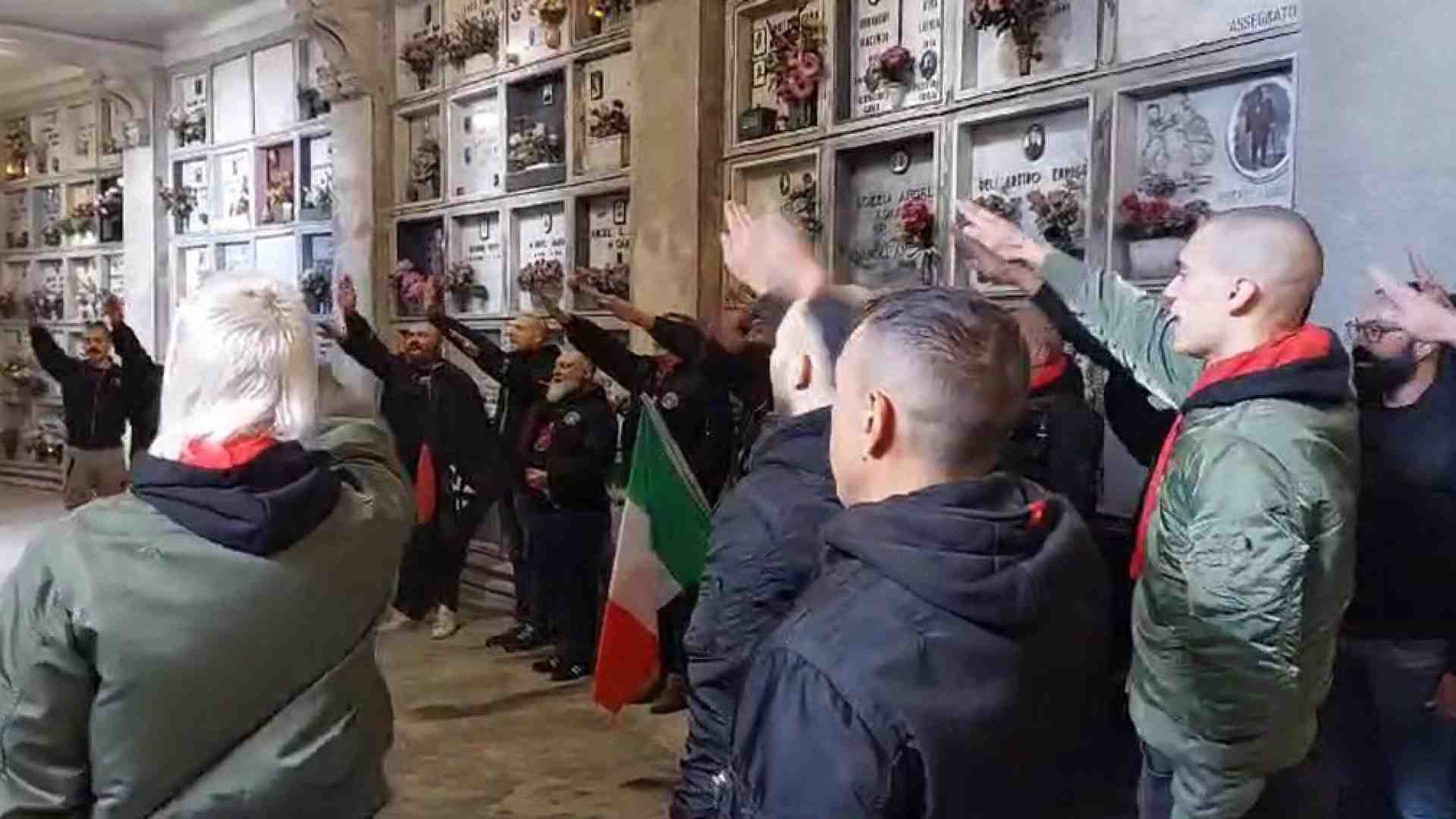 Immagine di Il loop dei fascisti-antifascisti da social
