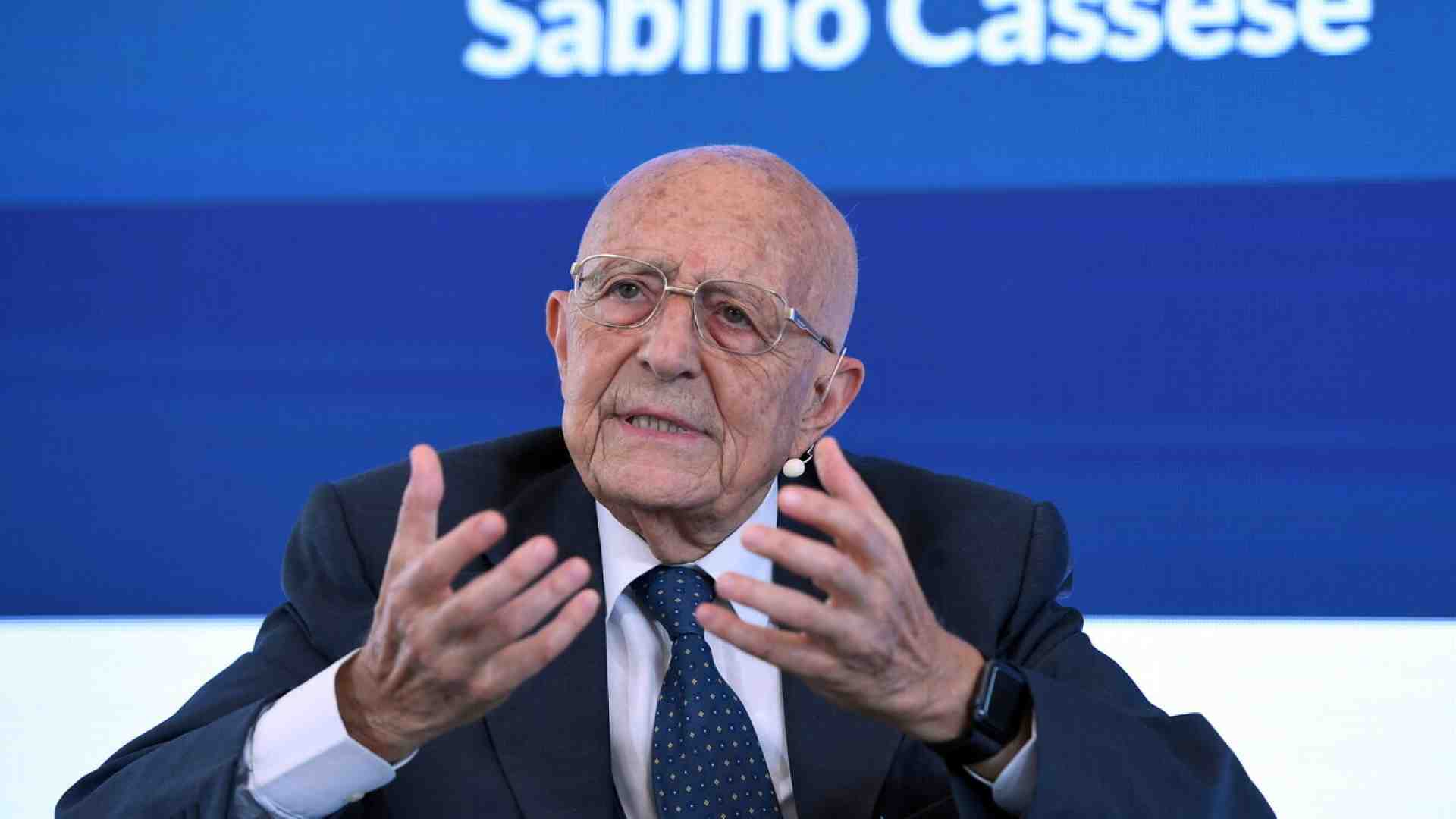 Immagine di "Ma quale atto dovuto, i pm non sono passacarte". Parla Sabino Cassese