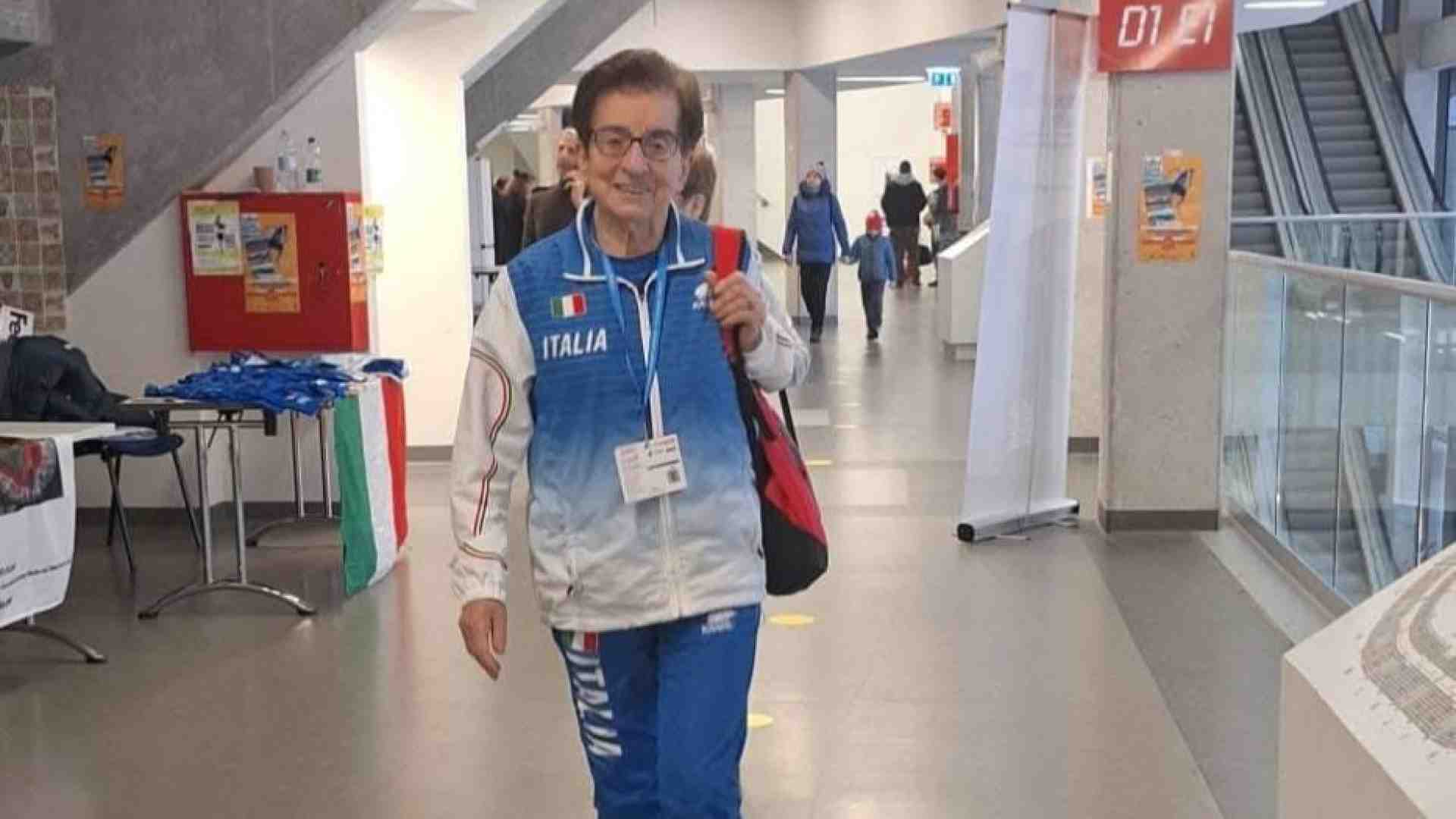 Immagine di La prof Emma, a 91 anni ancora campionessa: corre e vince