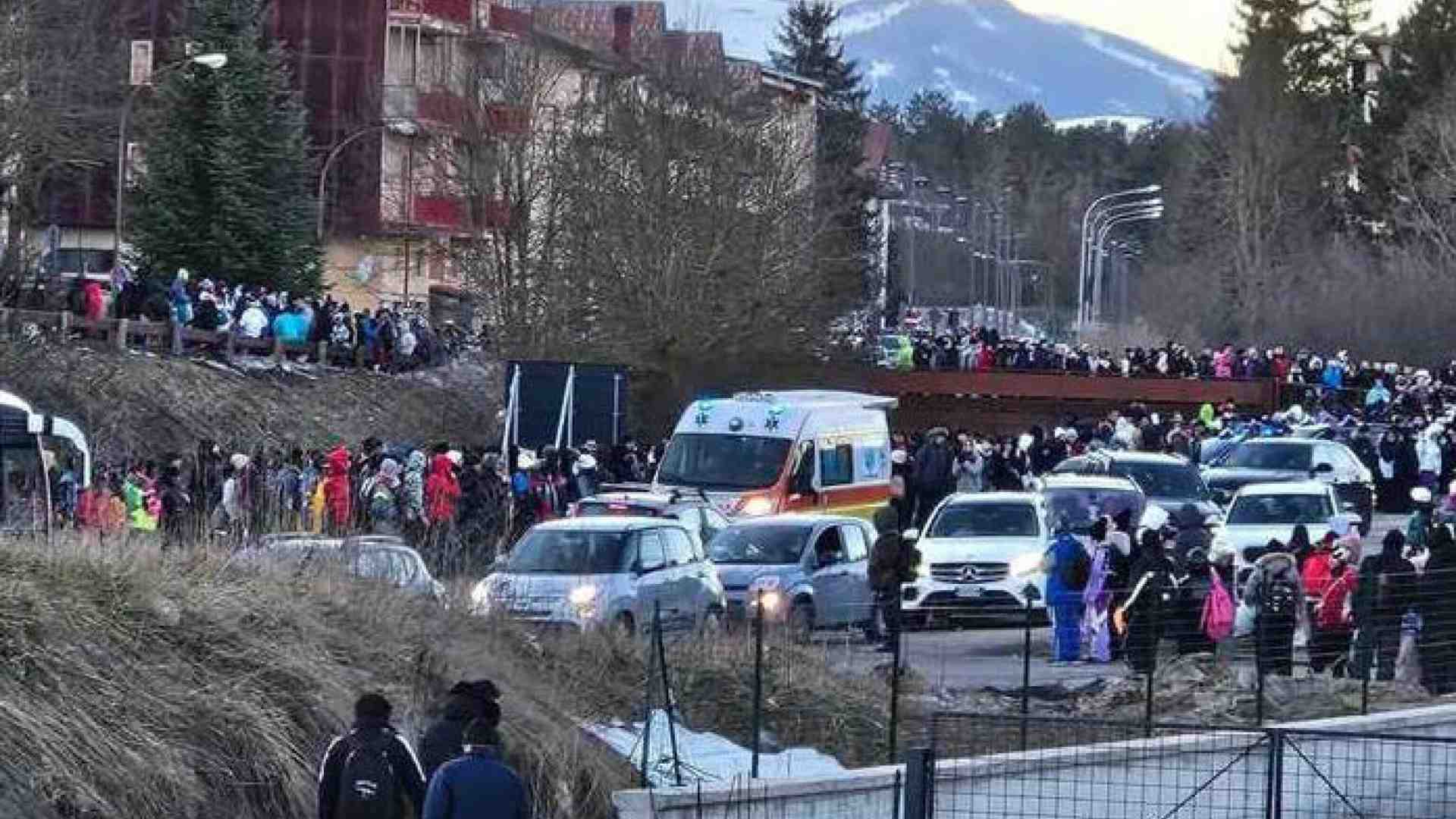 Immagine di Il sindaco di Roccaraso: "Siamo invasi: mi appello alla legge anti rave del governo Meloni"