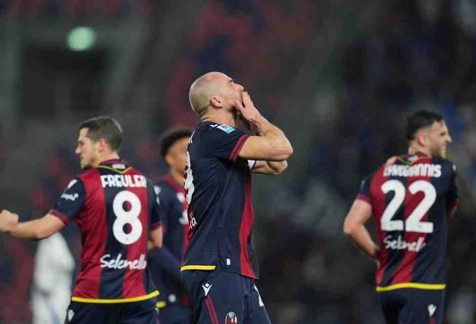 Lorenzo De Silvestri esulta dopo il gol segnato al Como (foto LaPresse)