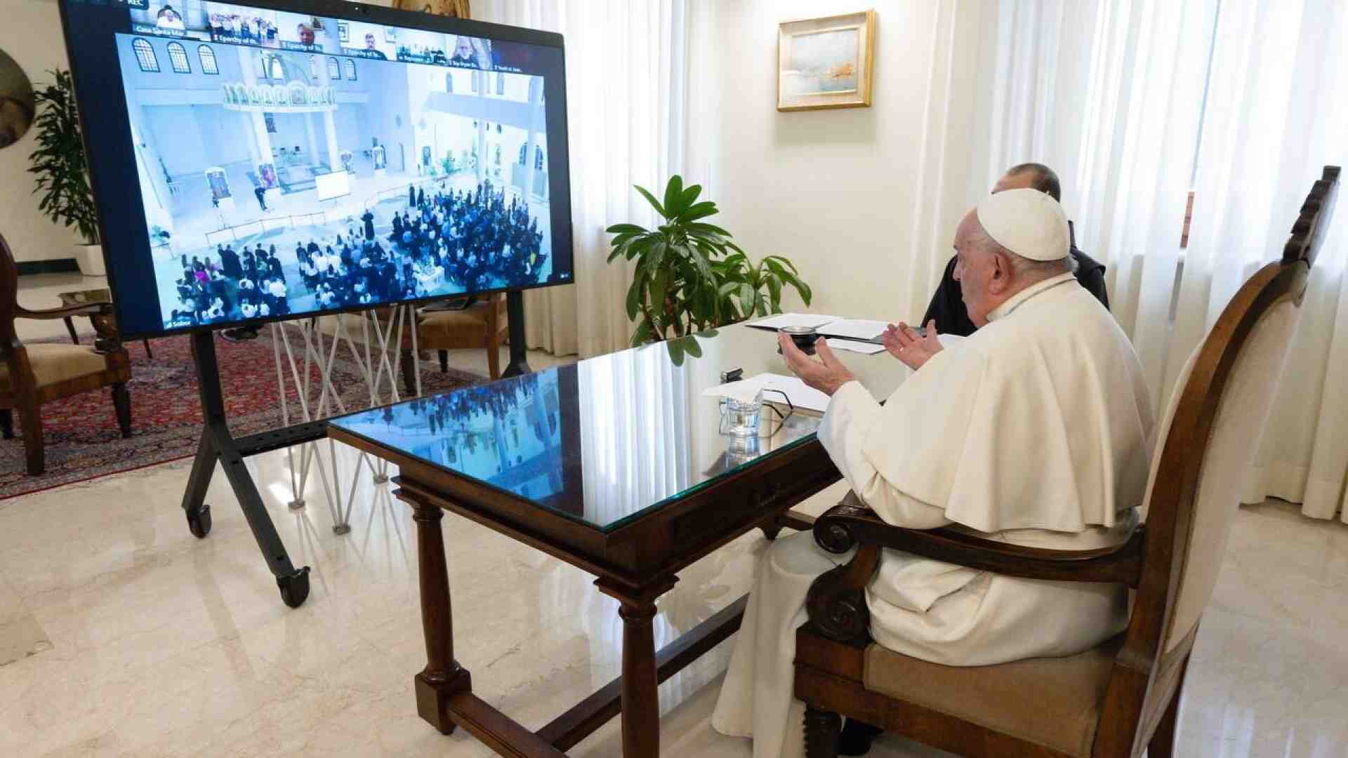 Immagine di Il Papa ai giovani ucraini: "Siate patrioti". Sul resto del colloquio le ricostruzioni di Kyiv e Roma non concordano