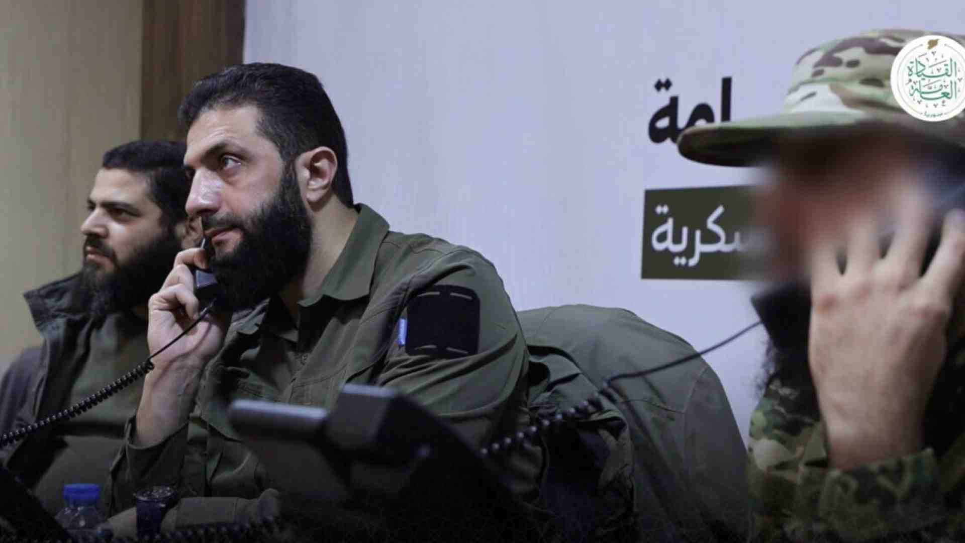 Immagine di Julani, il leader degli islamisti che hanno conquistato Aleppo e che dice: “Fidatevi di noi”