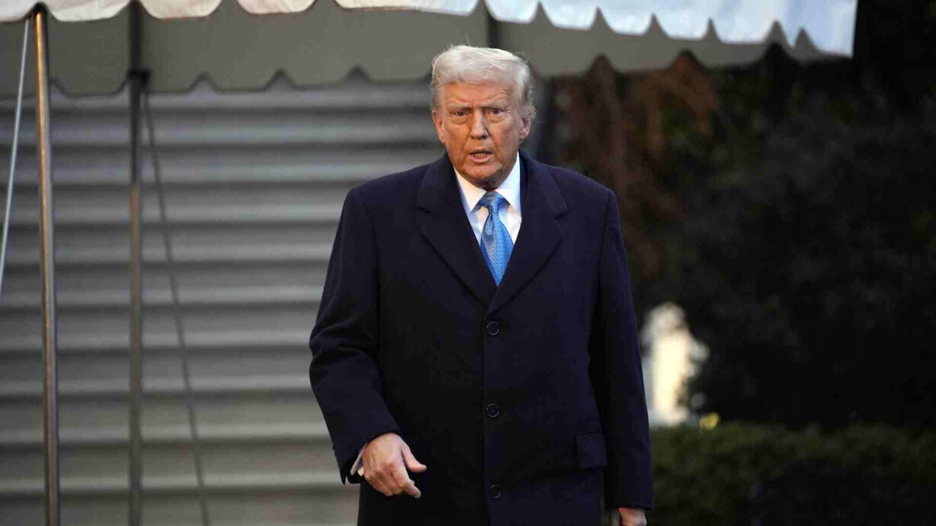 Immagine di Trump contro il deep state: una finestra sullo spoils system di massa