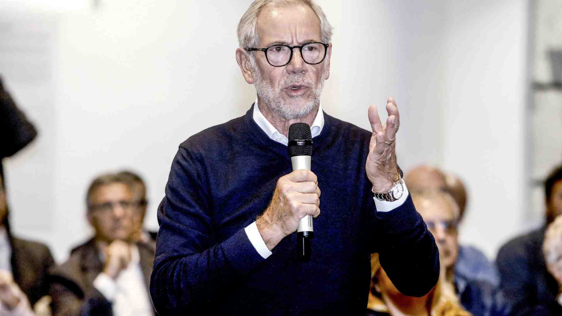 Immagine di Bertolaso dopo il voto in Lombardia: "Uscire dall'Oms? Assolutamente no, non lo chiederò al governo"