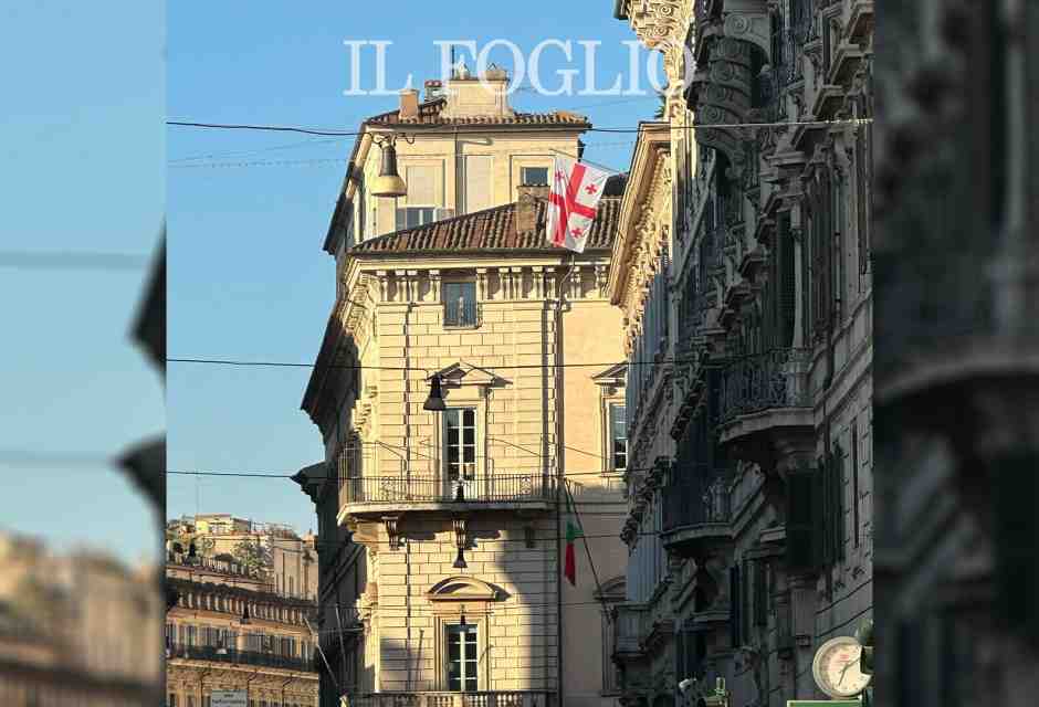 La bandiera della Georgia su Palazzo Grazioli &copy; Il Foglio<br />&nbsp;<br />