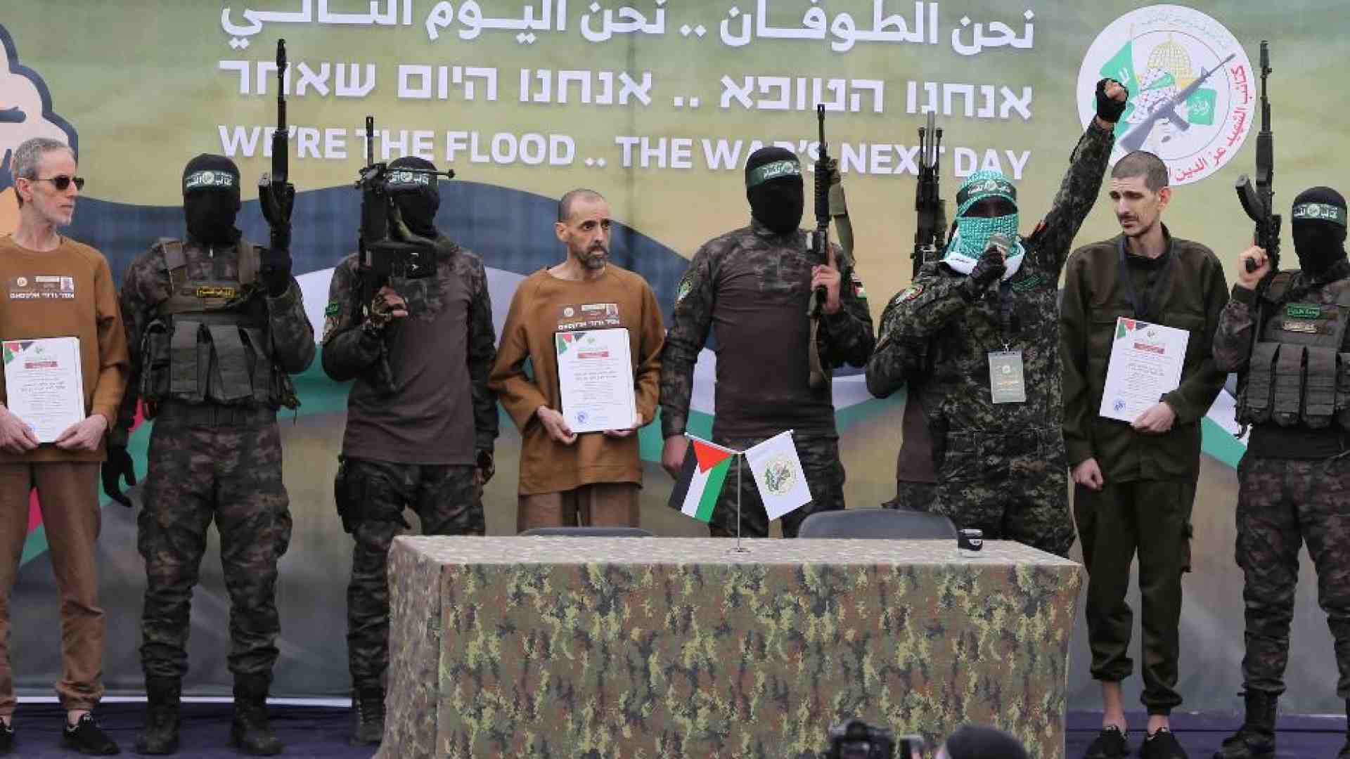 Immagine di La tragica farsa dell'intervista di Hamas ai tre ostaggi israeliani rilasciati