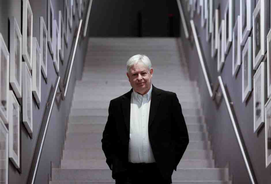 Lo scrittore britannico Jonathan Coe (foto Epa, via Ansa)