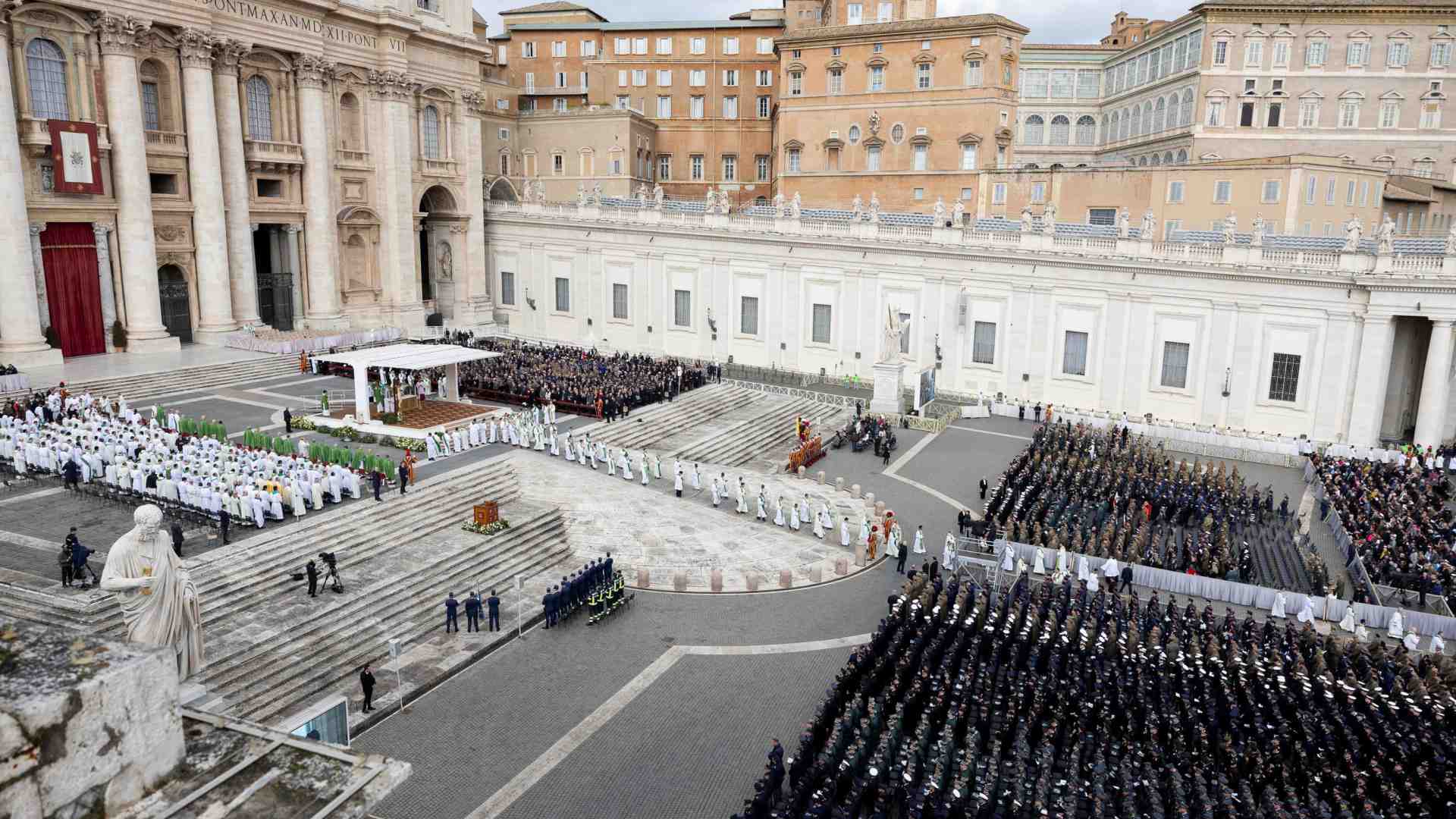 Immagine di Il Papa: «Mai lasciarsi sedurre da spirito di guerra ed armi»