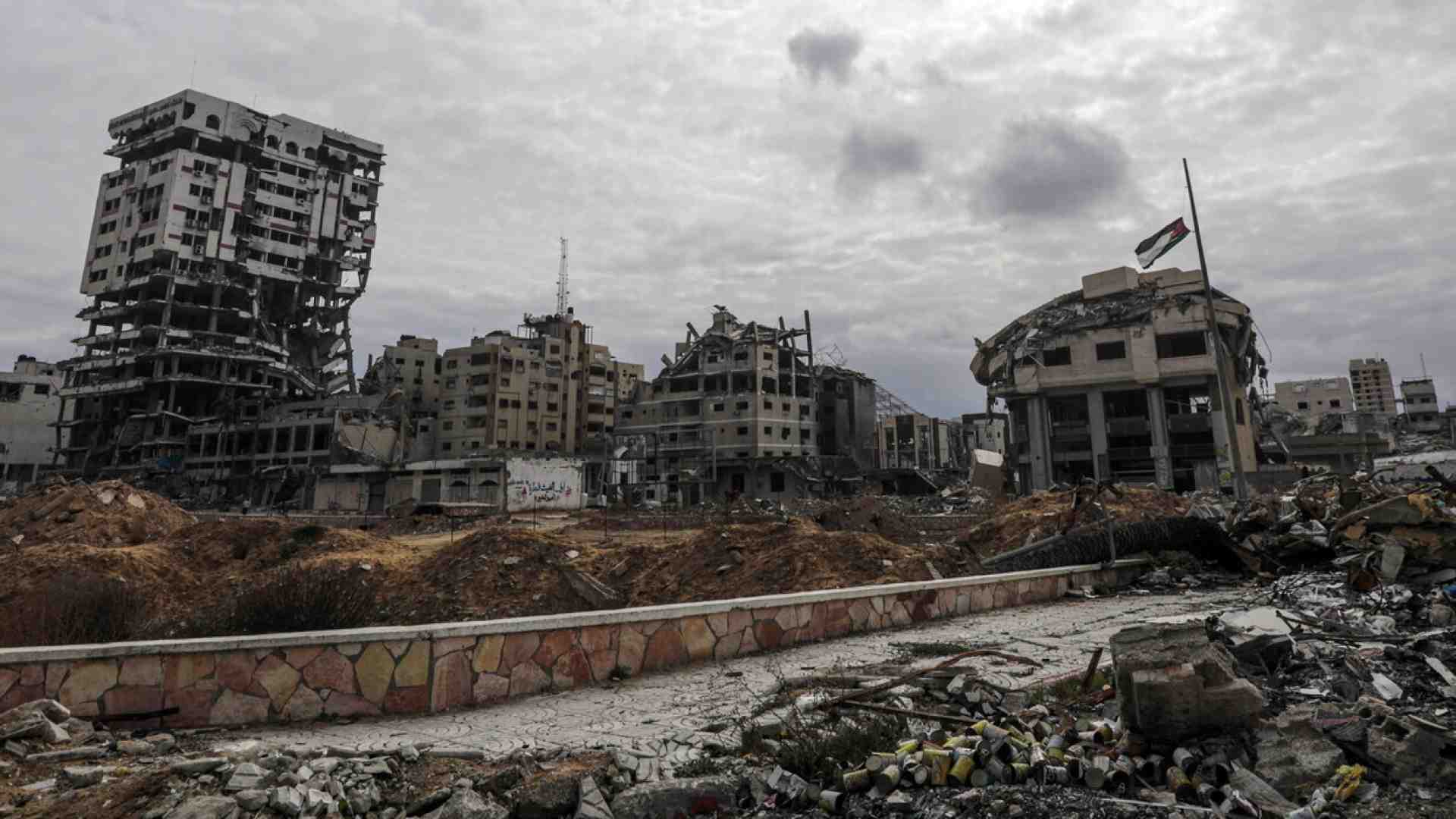 Immagine di Ricostruire Gaza sarà proibitivo. Un fondo di verità nelle parole di Trump