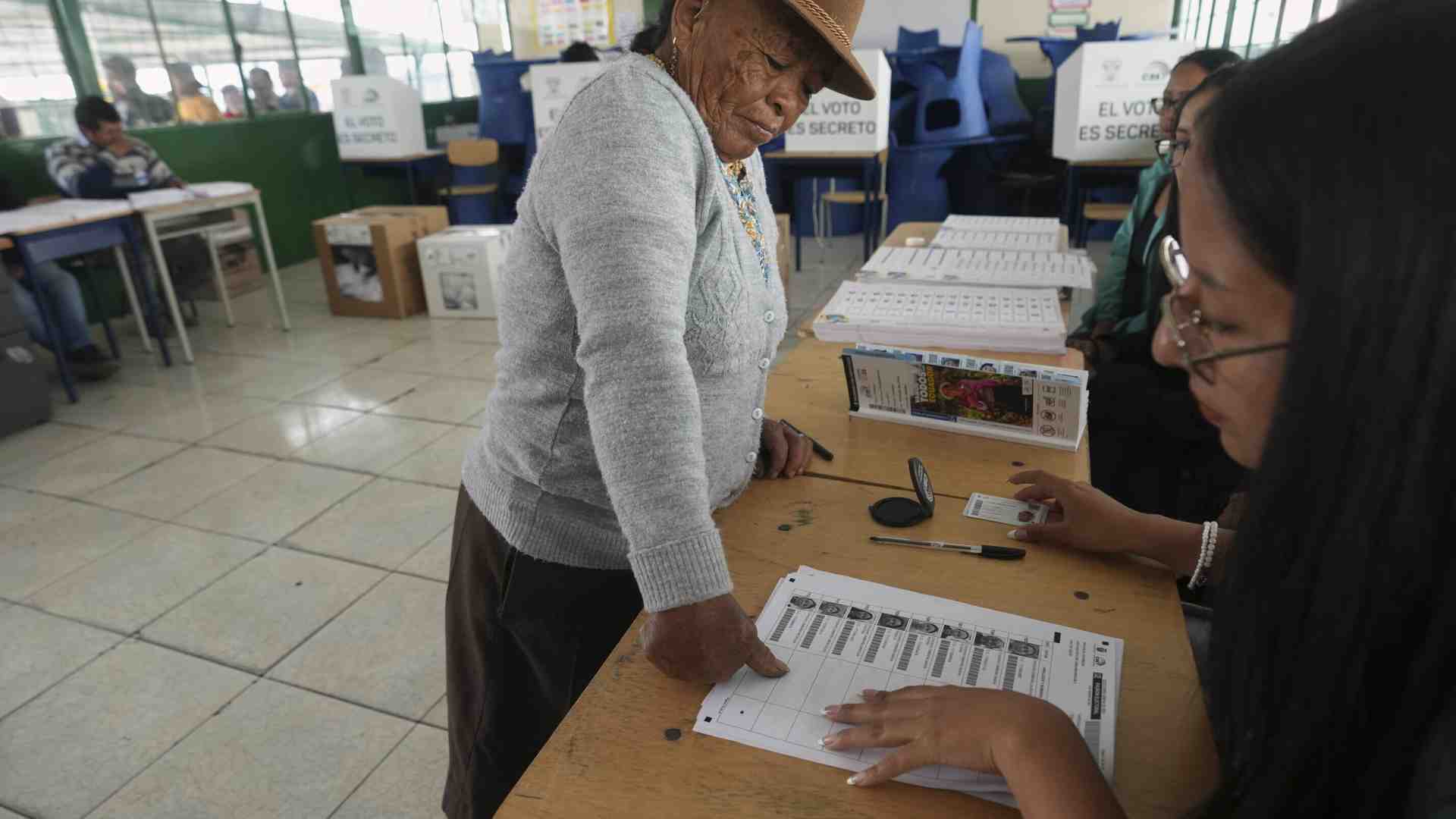 Immagine di Ecuador diviso tra Daniel Noboa e Luisa González, il ballottaggio sarà decisivo