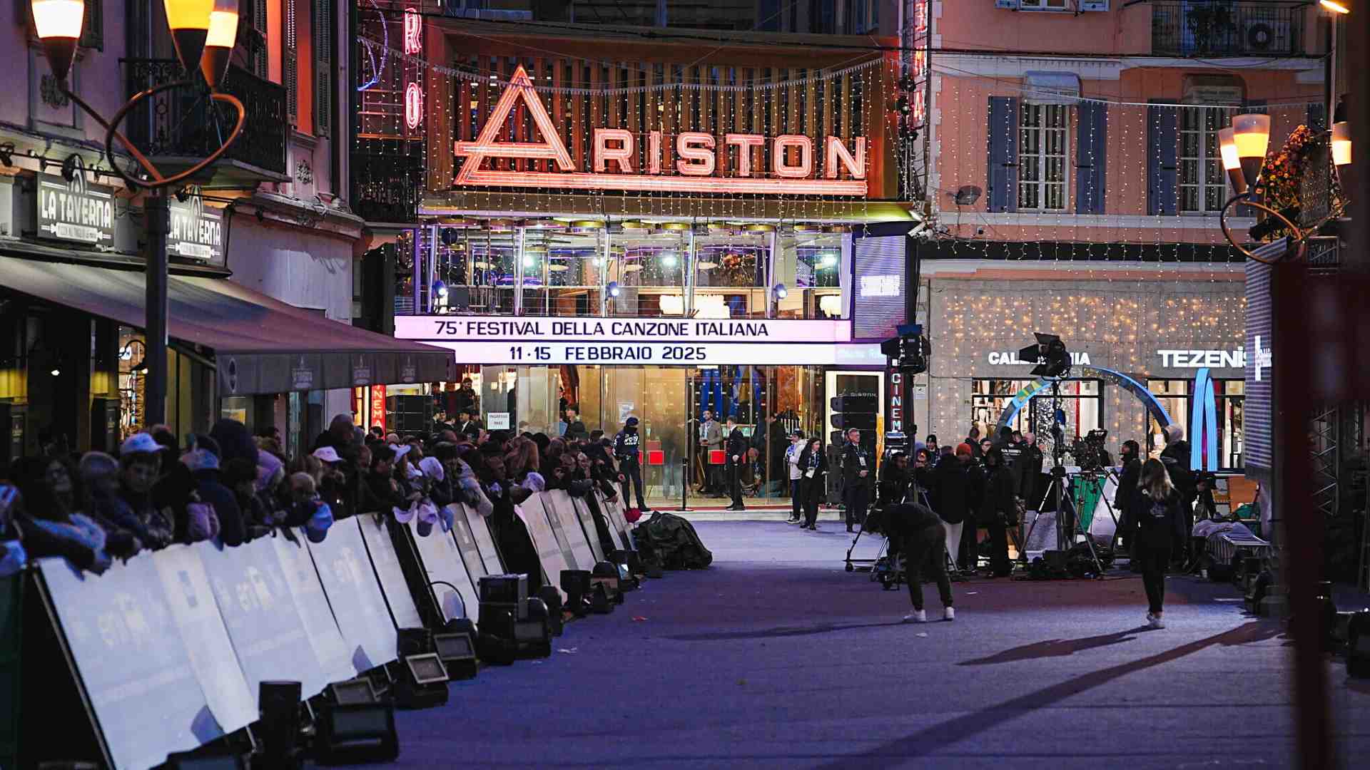 Immagine di Prove di “canto largo” a Sanremo. Come se l’Ariston fosse Palazzo Chigi e l’Eurovision il Quirinale