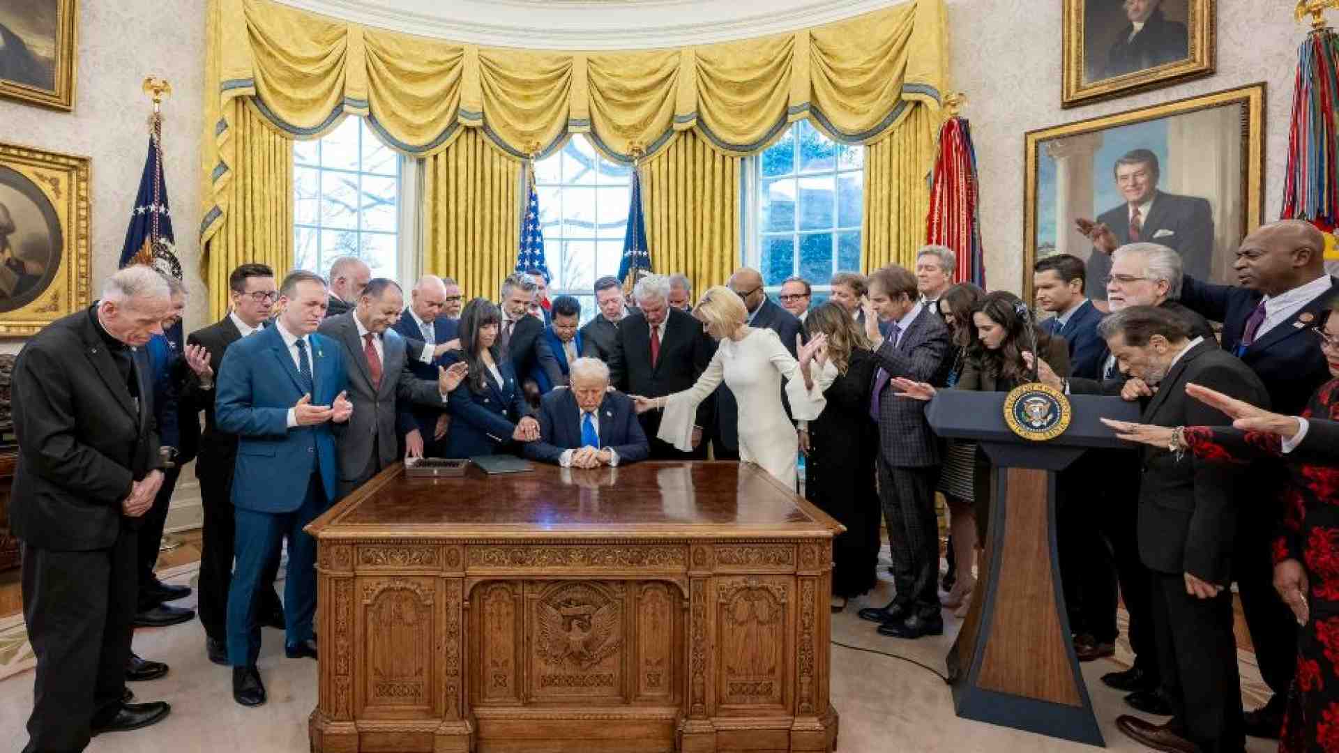 Immagine di Dio come «fattorino cosmico» dei desideri umani: Il vangelo secondo Trump