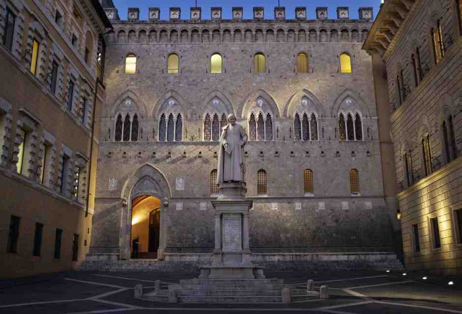 La sede della banca Monte dei Paschi di Siena a Siena (foto Getty)