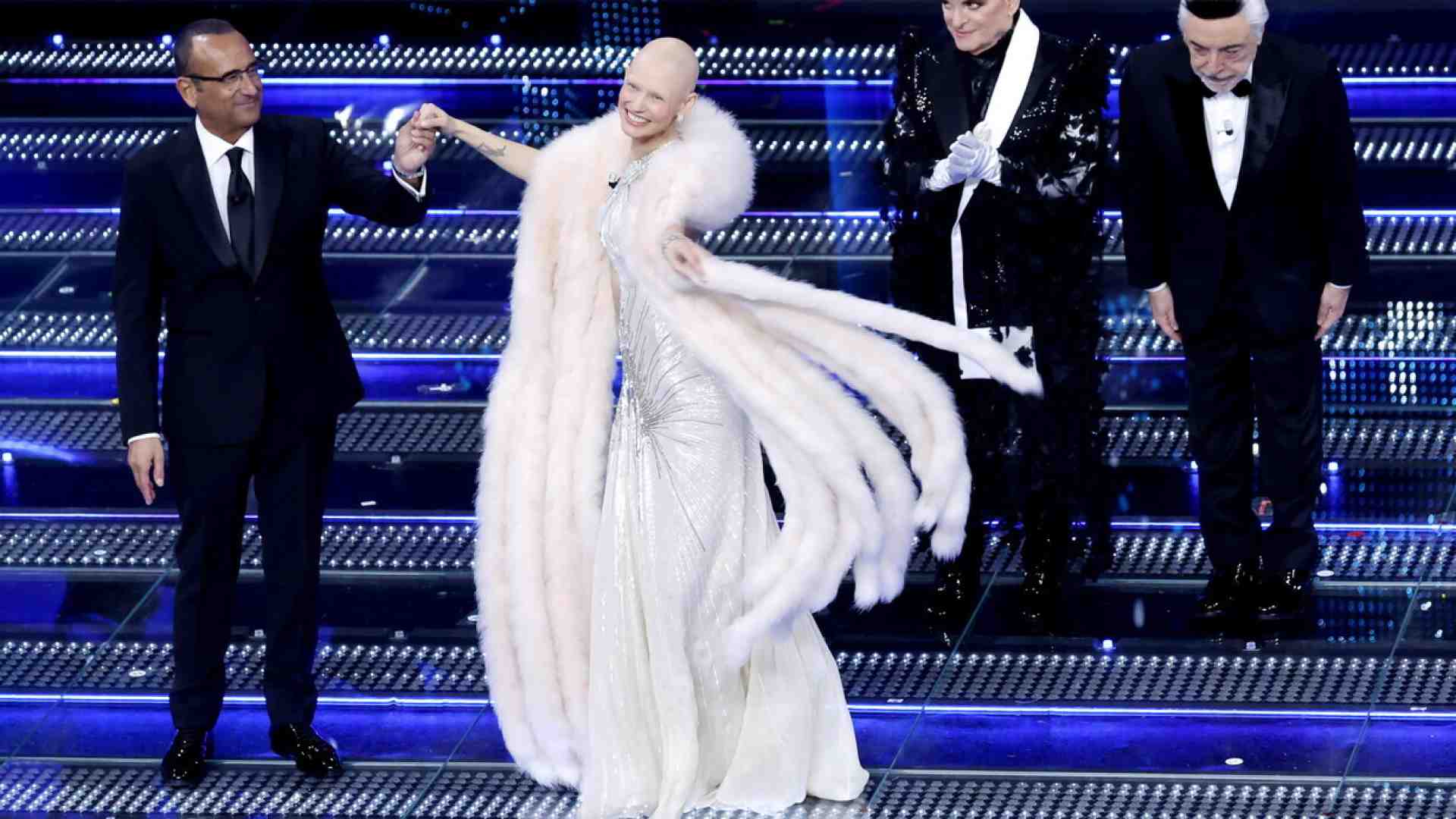 Immagine di Non è più un Sanremo per vecchi: immagini dalla seconda serata