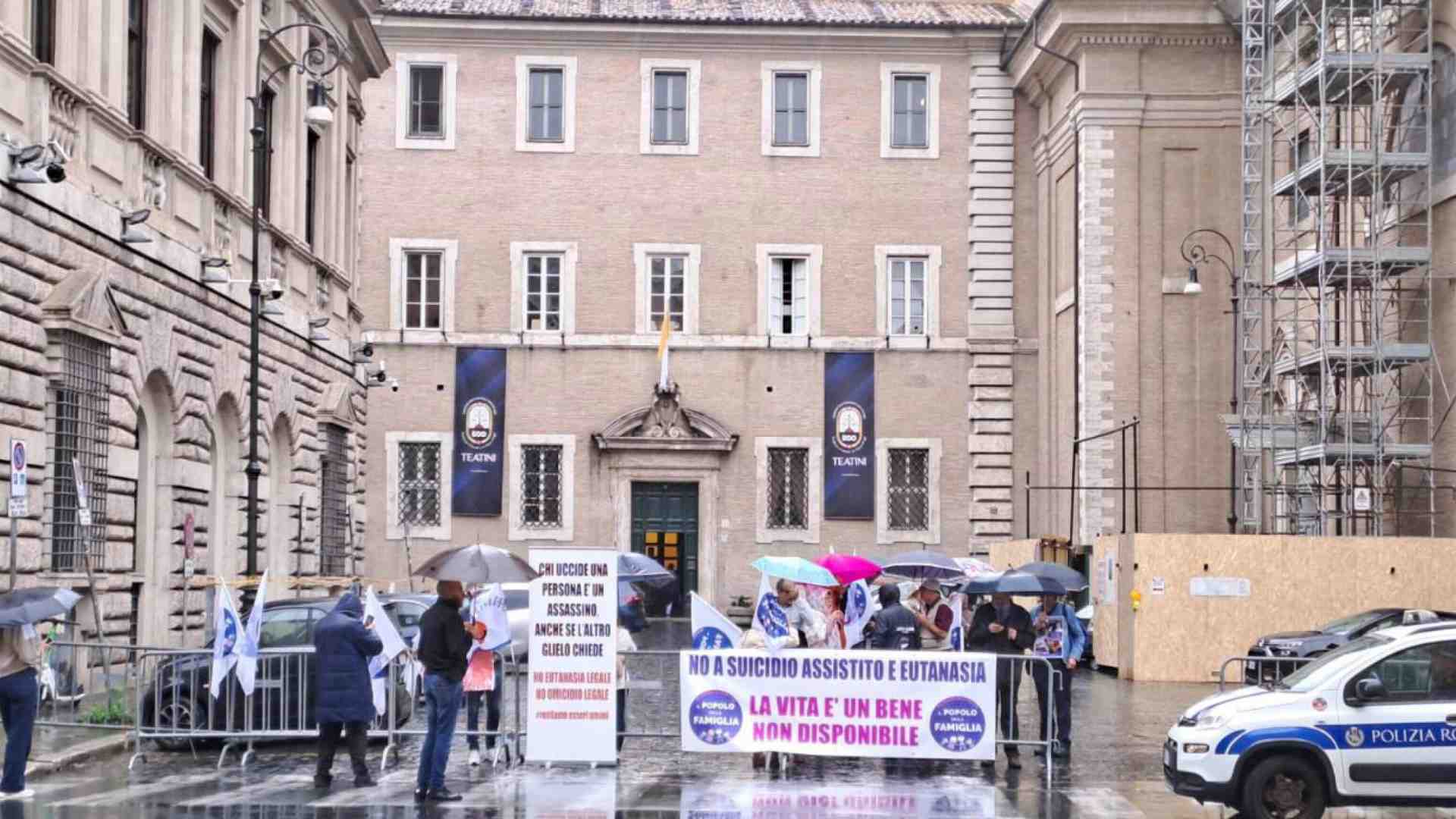 Immagine di La palla toscana sul pericoloso piano inclinato dell’eutanasia