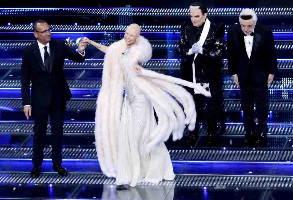 Non è più un Sanremo per vecchi: immagini dalla seconda serata