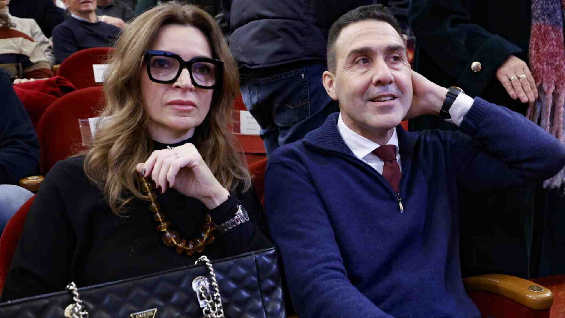 Immagine di Il golpe è fallito: niente duetto all’Ariston di Vannacci e Corona. In compenso c’è Topo Gigio
