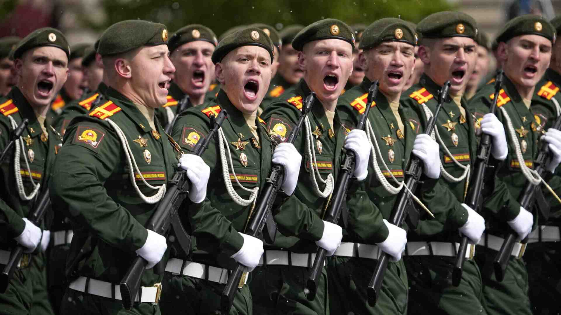 Immagine di Cosa vuole mostrare Putin portando Xi in Piazza Rossa