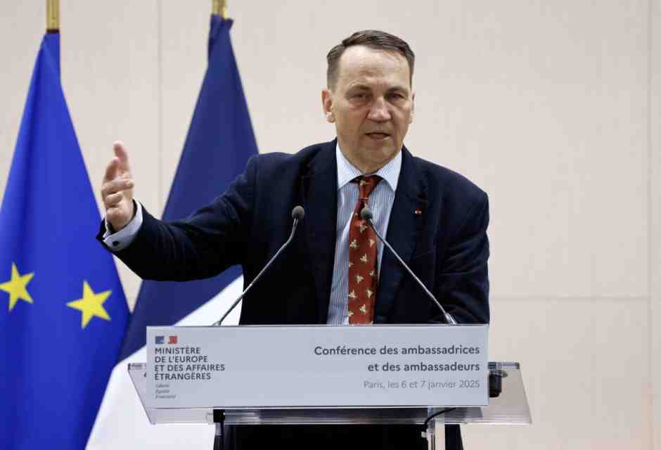 Radoslaw Sikorski (Ansa)<br />