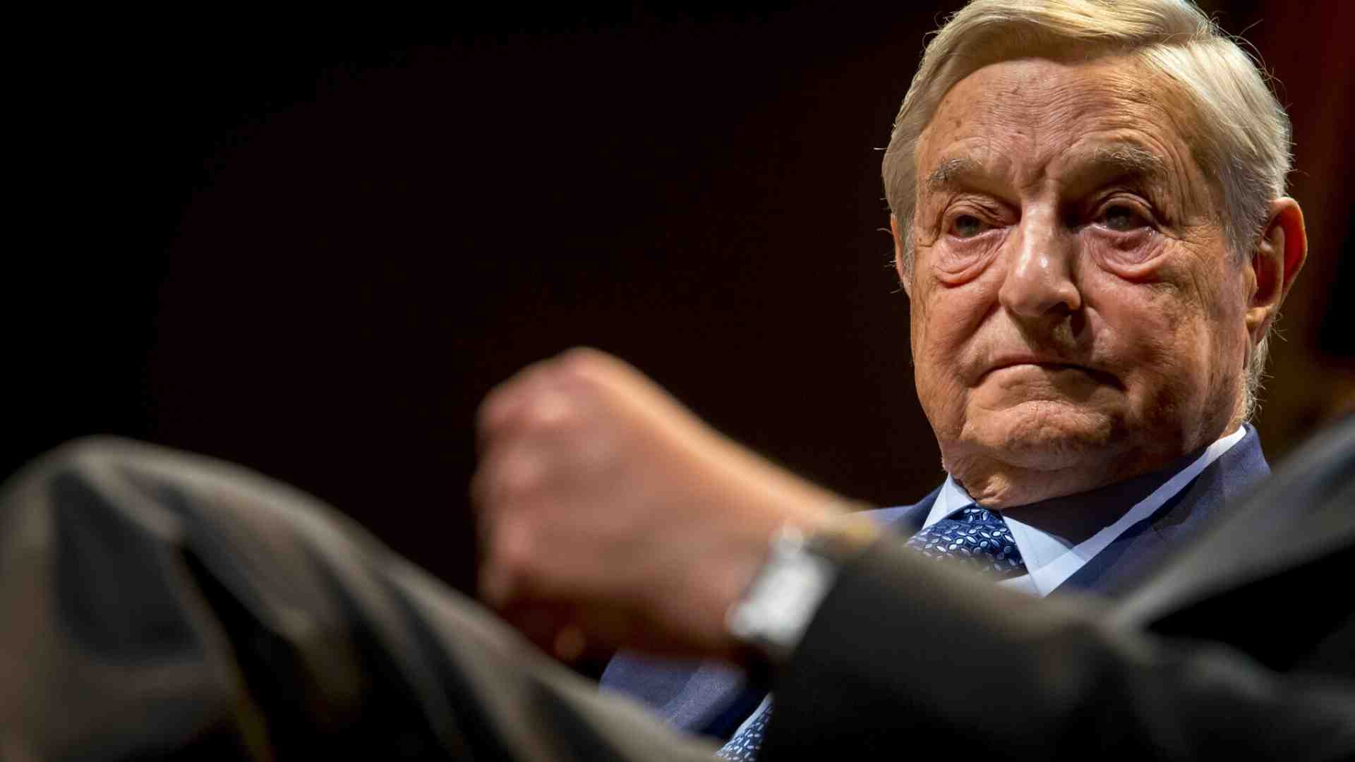 Immagine di Dentro al “Mito di Soros”. Storia di un capro espiatorio