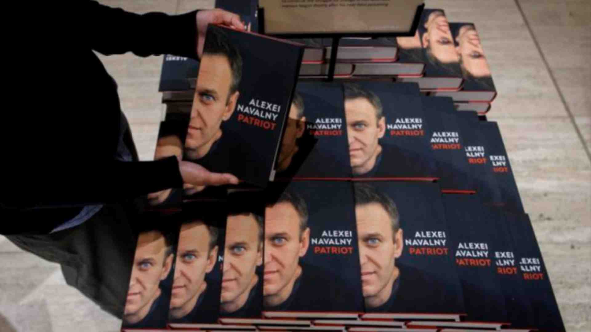 Immagine di A un anno dalla morte di Navalny, Putin divide e batte ancora l’opposizione