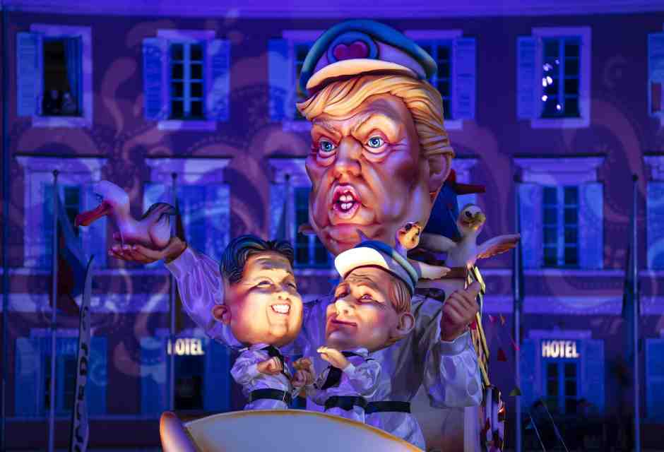 Sfilata di carri al Carnevale di Nizza (LaPresse)&nbsp;<br />