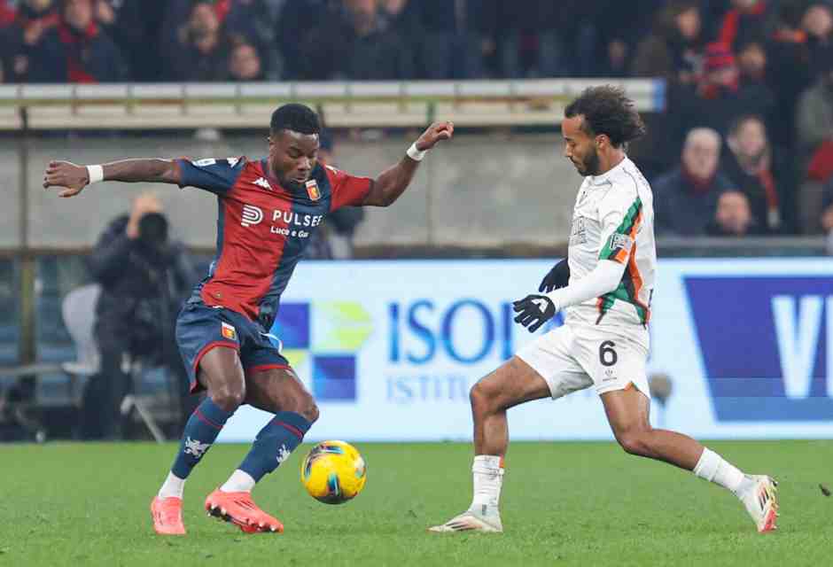 L'esterno del Genoa Maxwel Cornet (foto LaPresse)<div>&nbsp;</div>