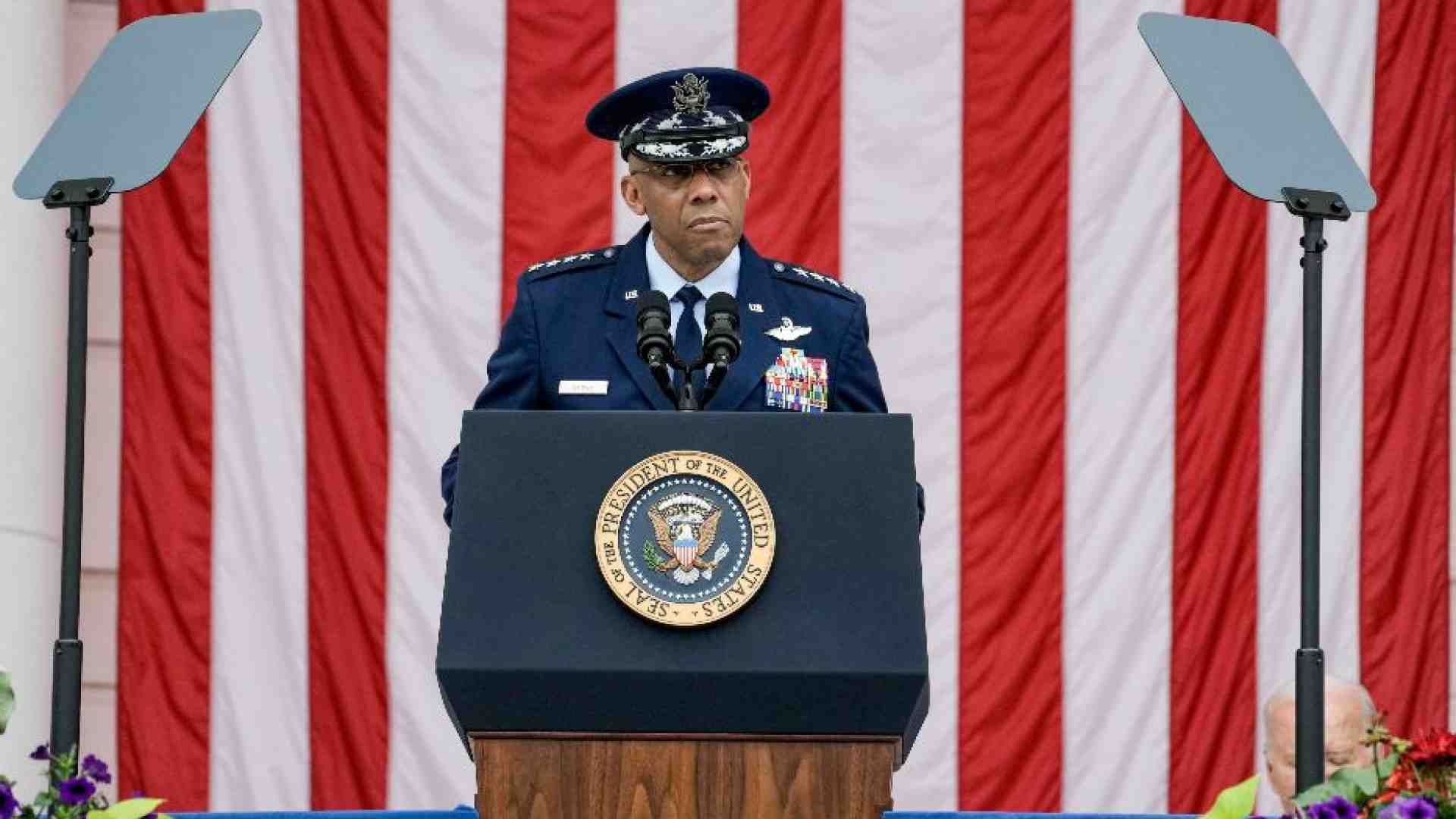 Immagine di La scure di Trump sul Pentagono: licenziato il capo di Stato maggiore