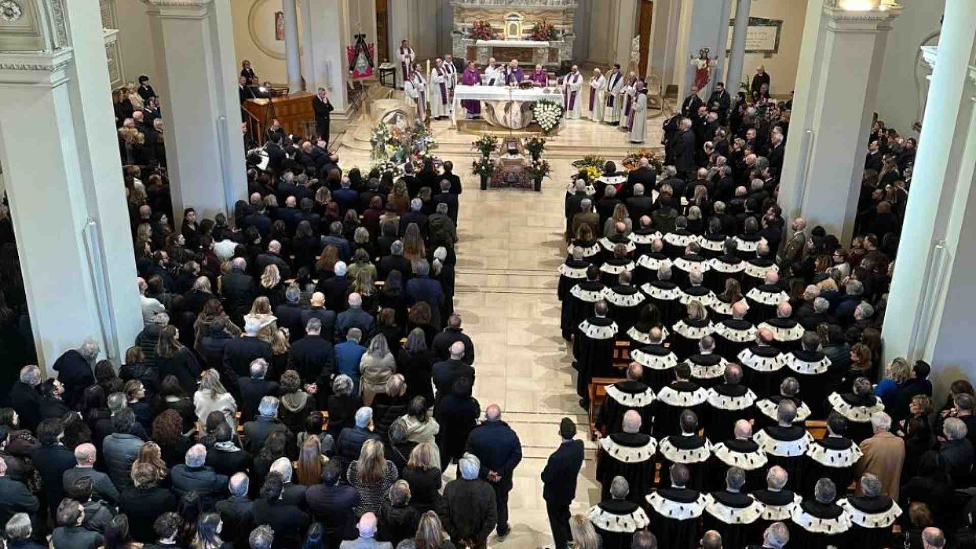 Immagine di Il commovente addio a Scambia, ricercatore infaticabile e docente visionario