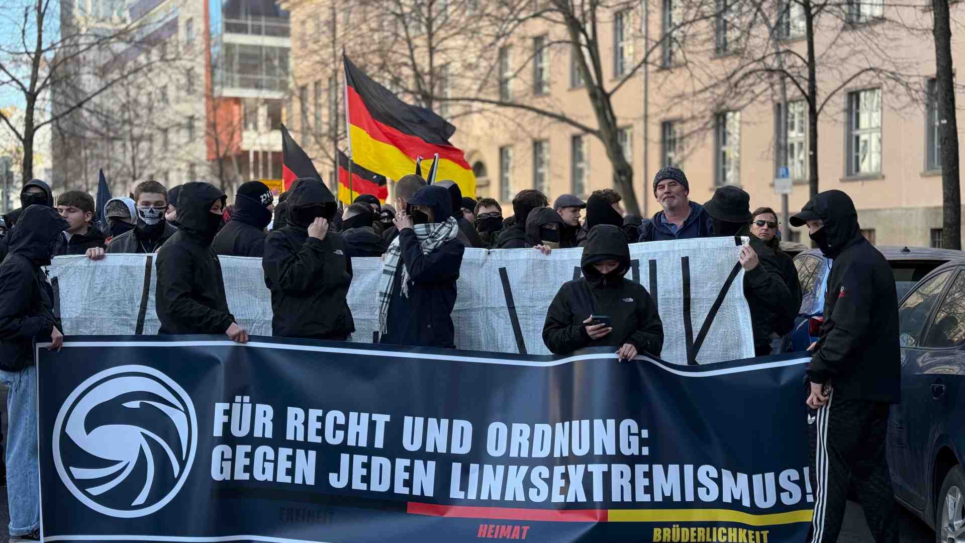 Immagine di I giovani neonazisti sfilano a Berlino a poche ore dalle elezioni