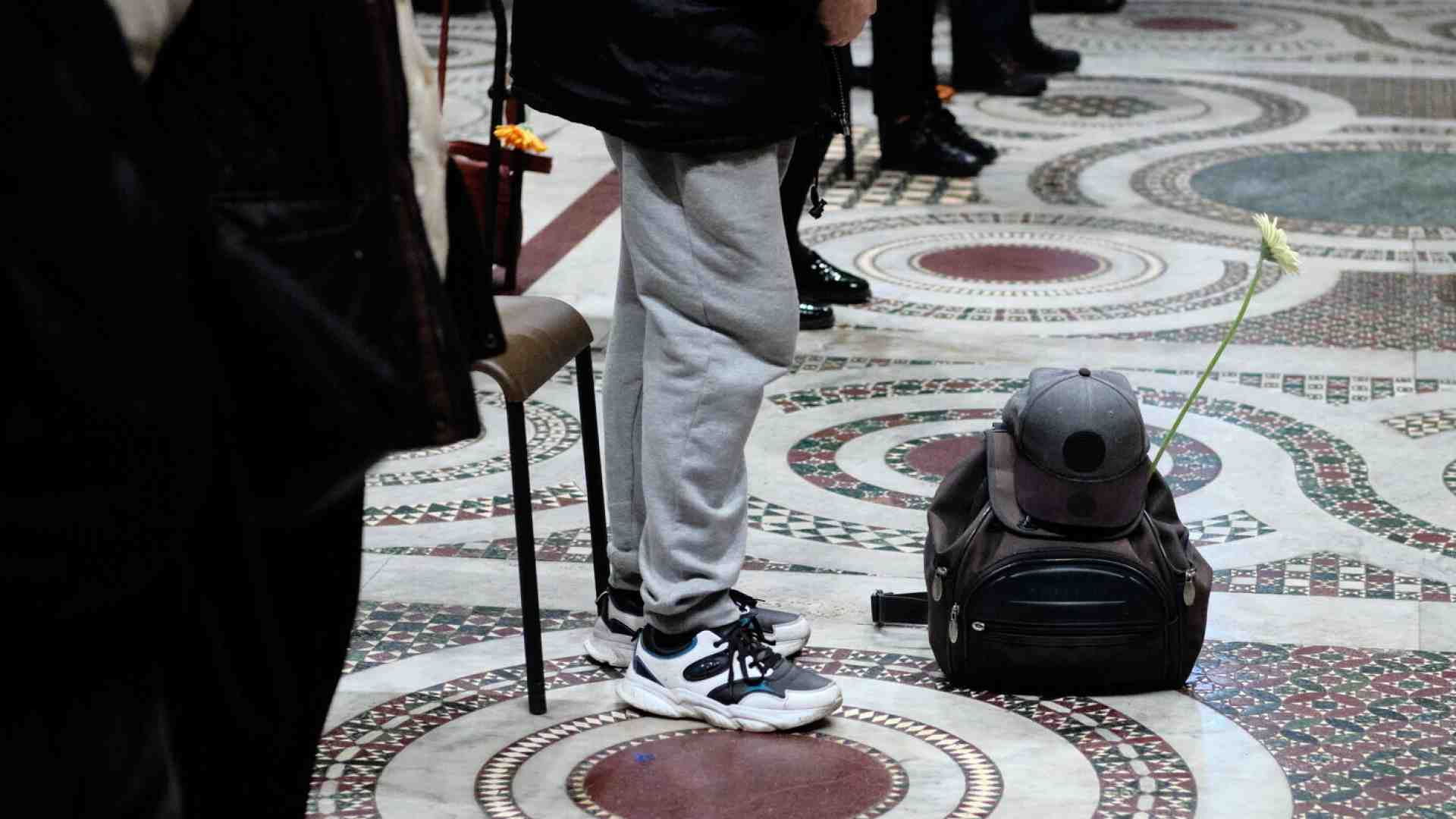 Immagine di La preghiera di chi sta affondando. Lettera da una valigia