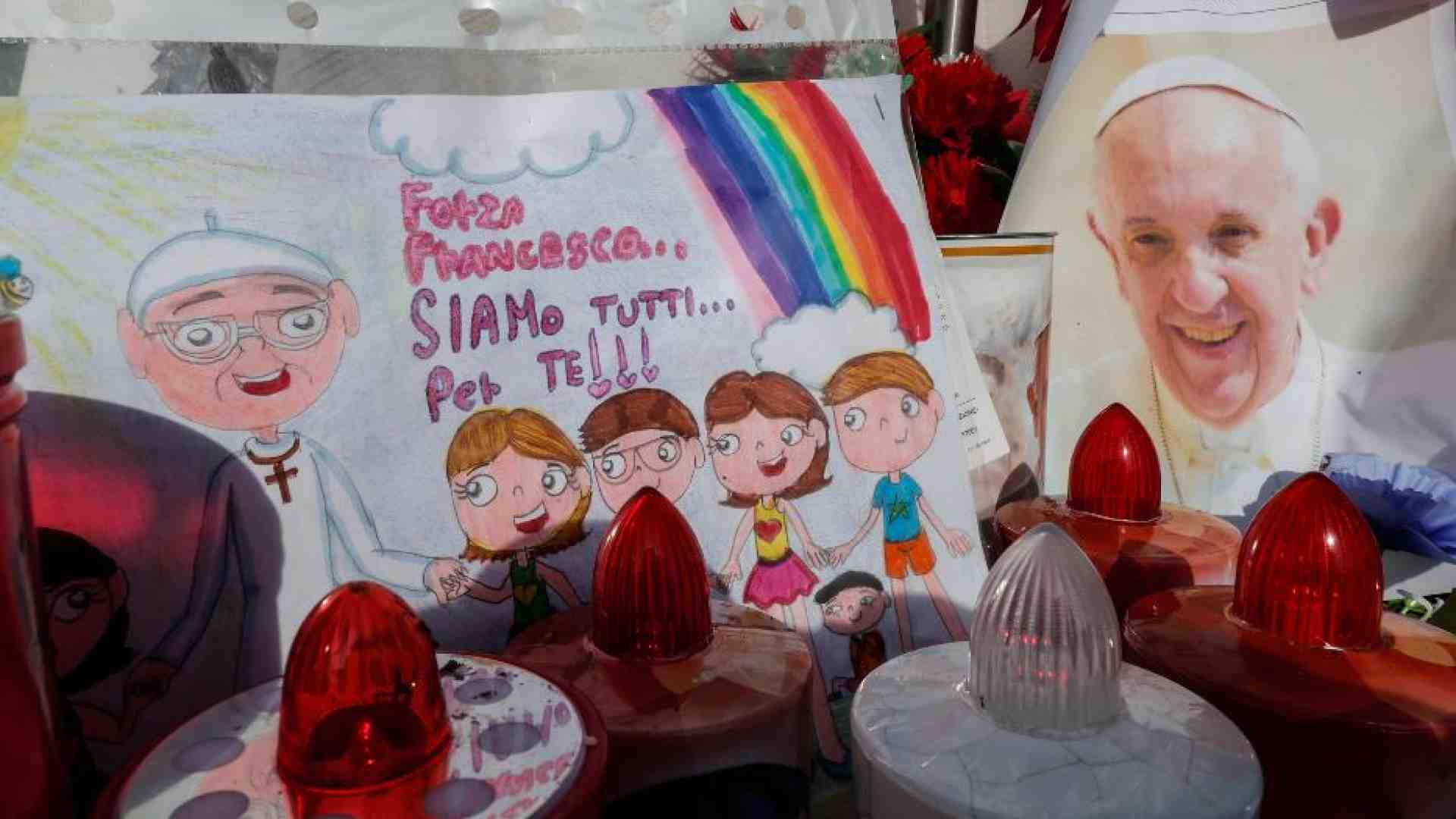 Immagine di Per il Papa proseguono le terapie. Stasera il Rosario in San Pietro