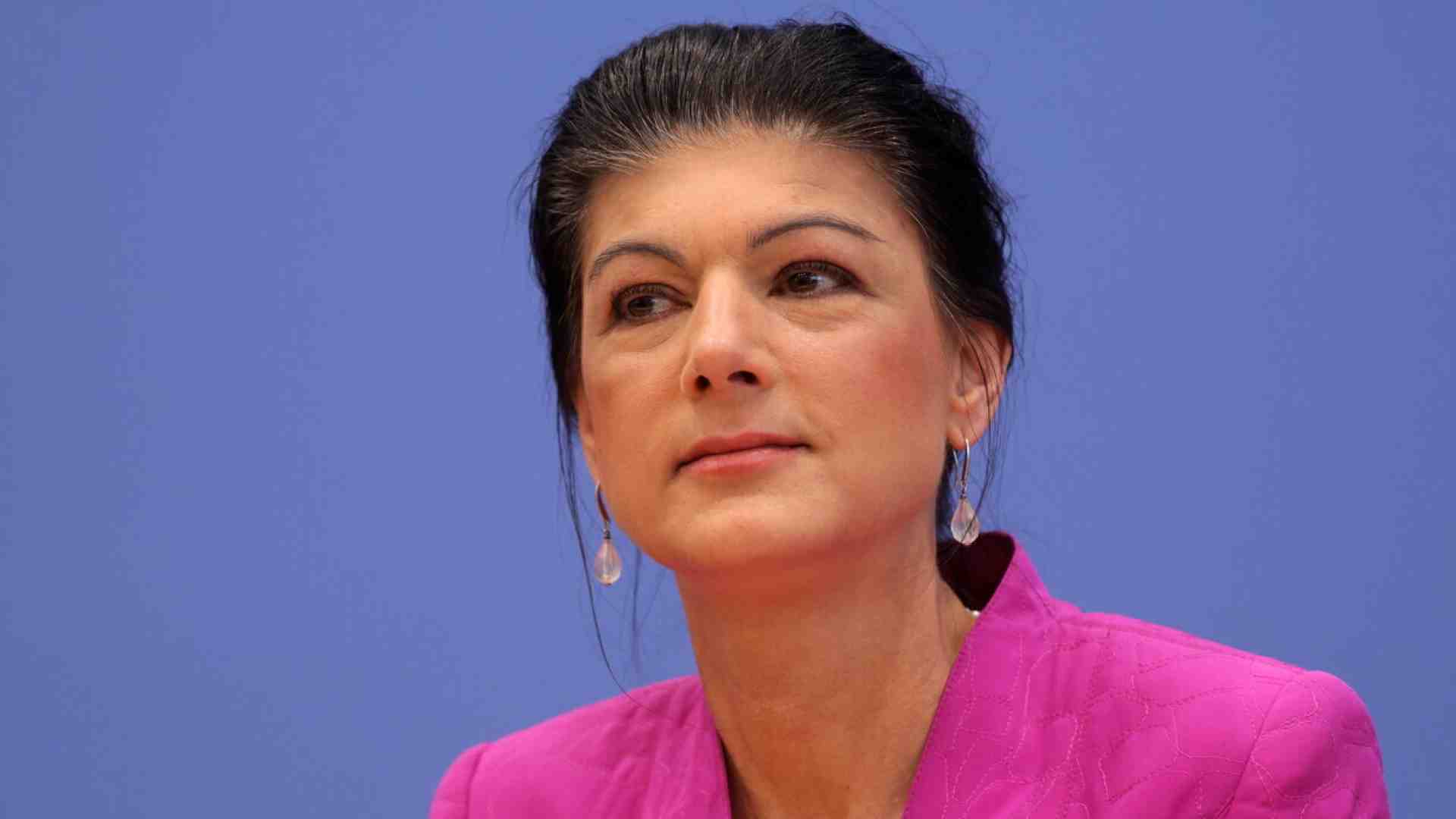 Immagine di Sahra Wagenknecht, la leader rossobruna su cui scommetteva Conte rimasta fuori dal Bundestag