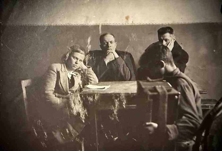 Yaroslav Trofimov ci ha dato questa fotografia di sua nonna Debora, che ha ispirato il suo romanzo &ldquo;Non c&rsquo;&egrave; posto per l&rsquo;amore, qui&rdquo;
