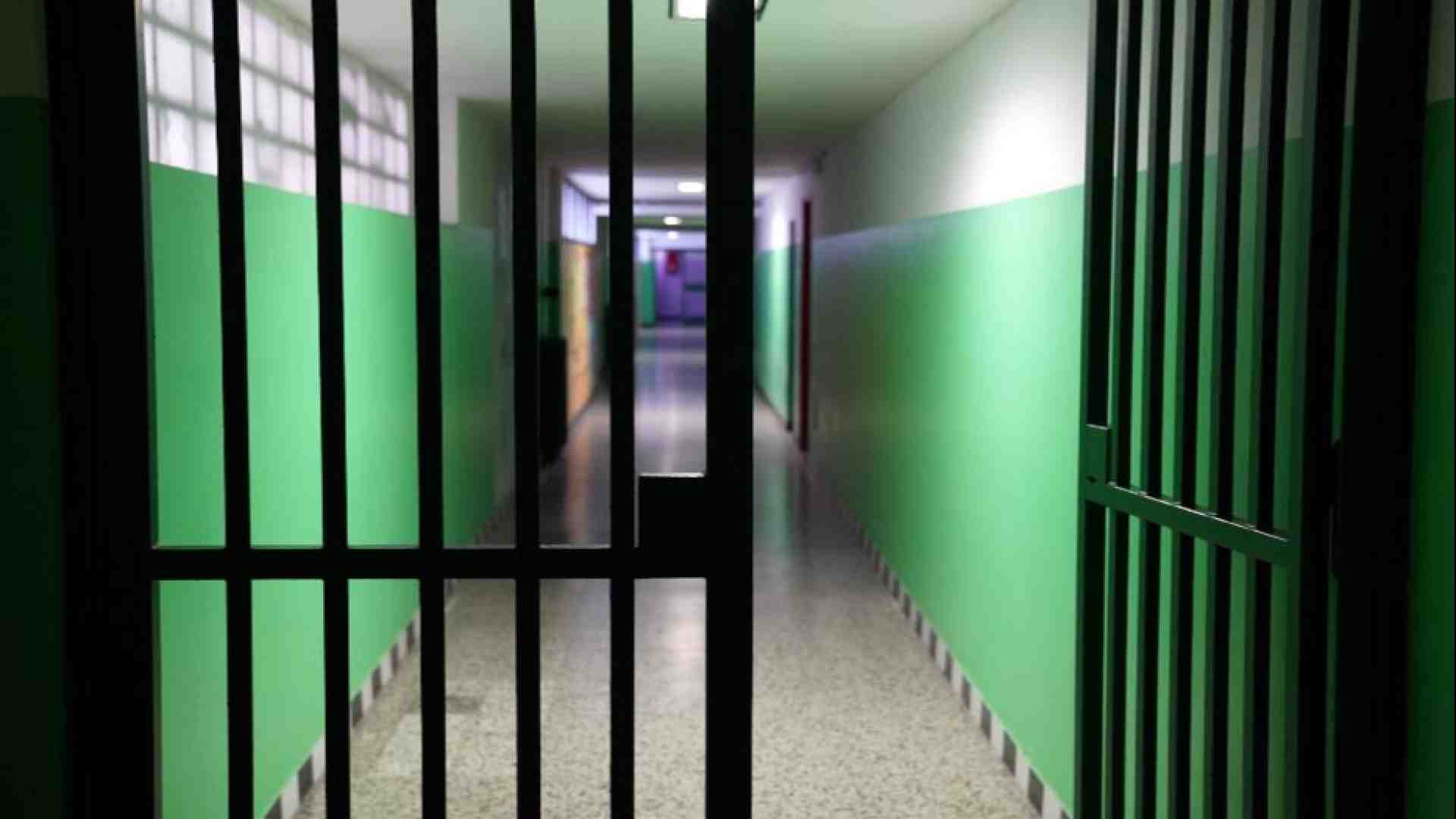 Immagine di Droga e telefonini nelle nostre carceri: maxi-blitz e 116 indagati