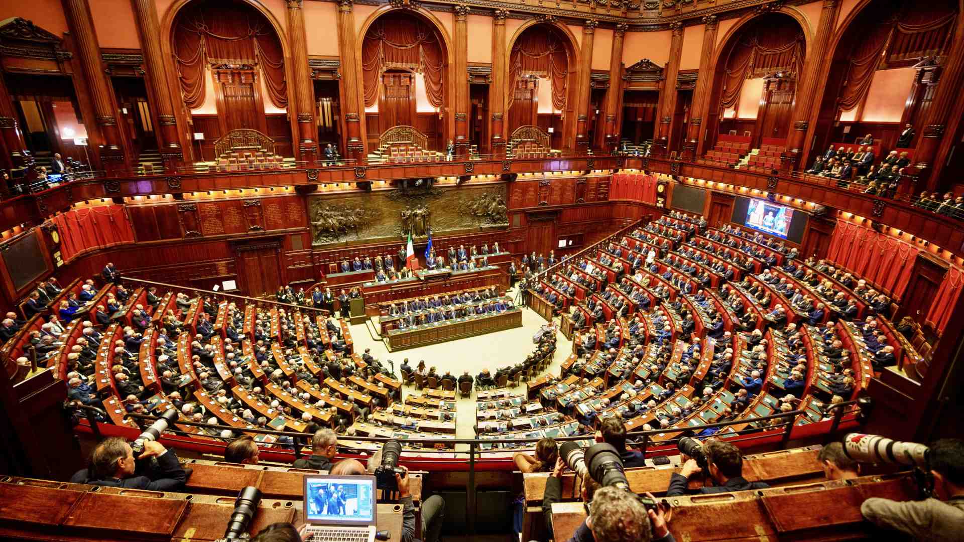Immagine di La politica estera e la solidarietà nazionale. Cosa non torna in Italia