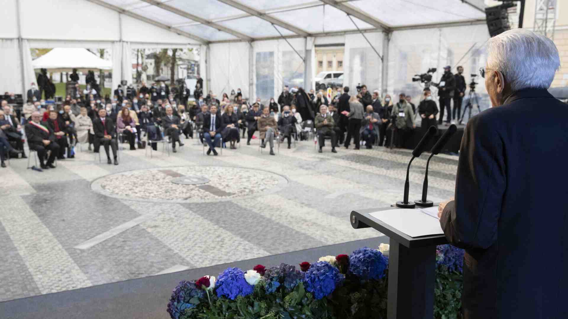 Immagine di Le città devono abbattere muri e reticolati. Storie dalla "piccola Berlino"