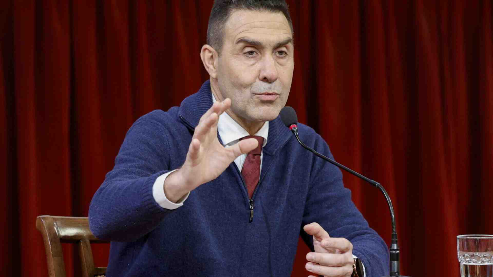 Immagine di In fuga da Vannacci. Lasciano i vertici del Mondo al contrario. L'imbarazzo del generale: "Andiamo avanti"