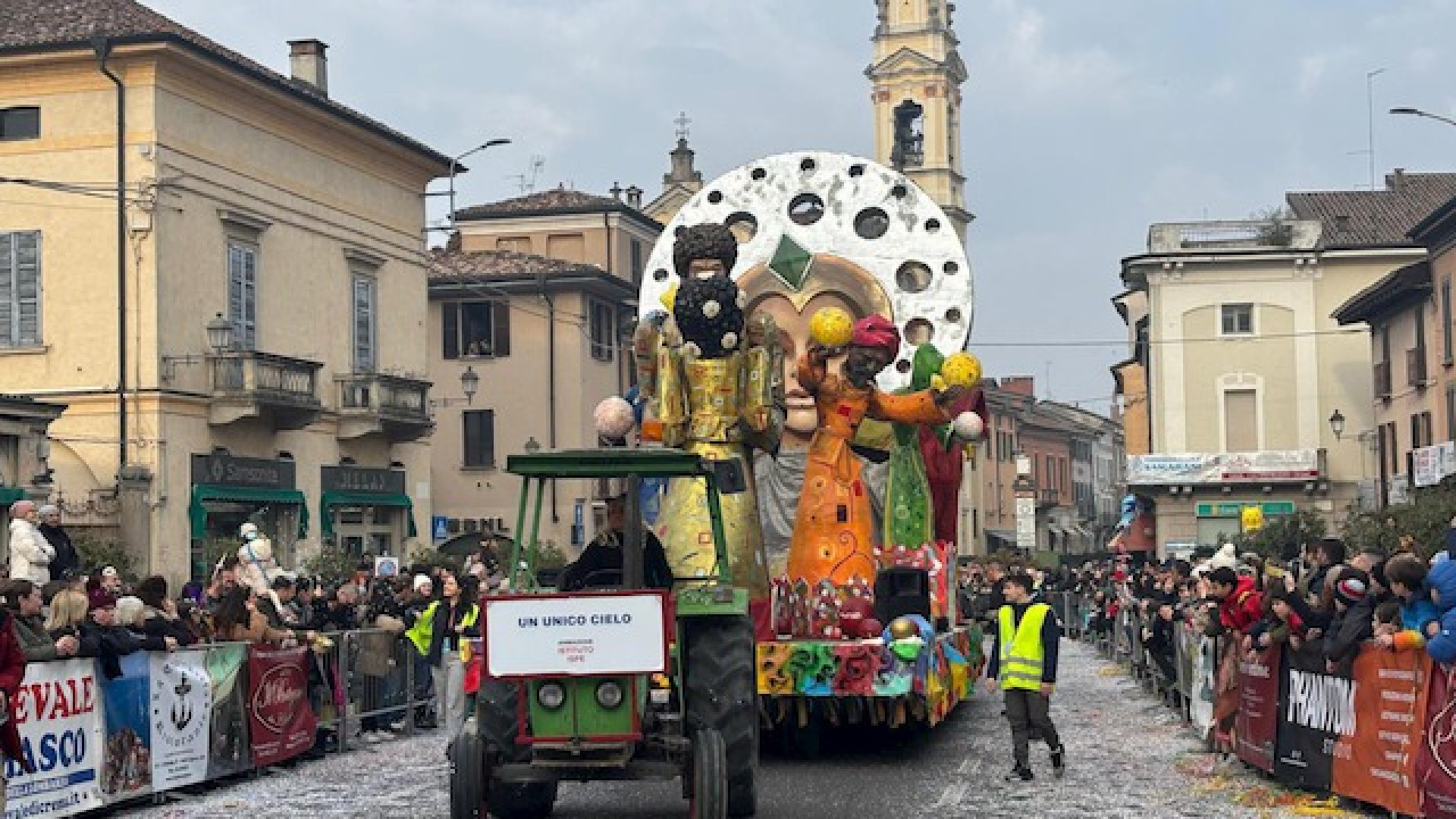 Immagine di Crema, festa tripla