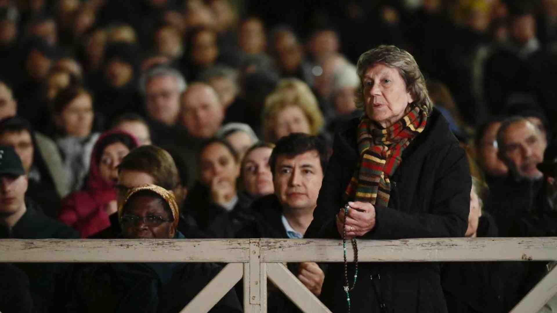 Immagine di Perché bisogna pregare per la guarigione di Francesco