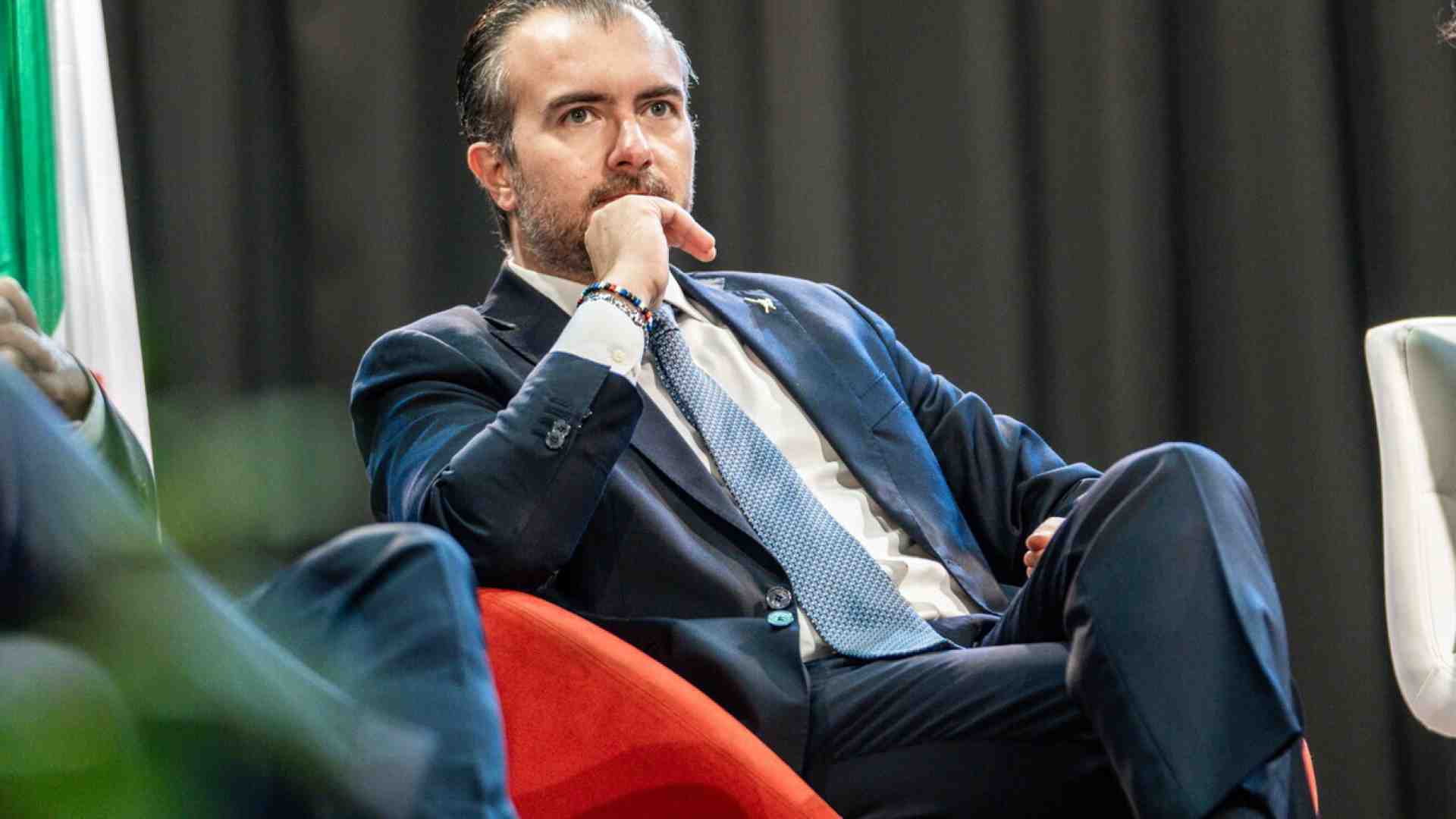 Immagine di Il giorno di Molinari. Chi è il capogruppo leghista il cui pensiero non pare affatto “più salviniano di Salvini”